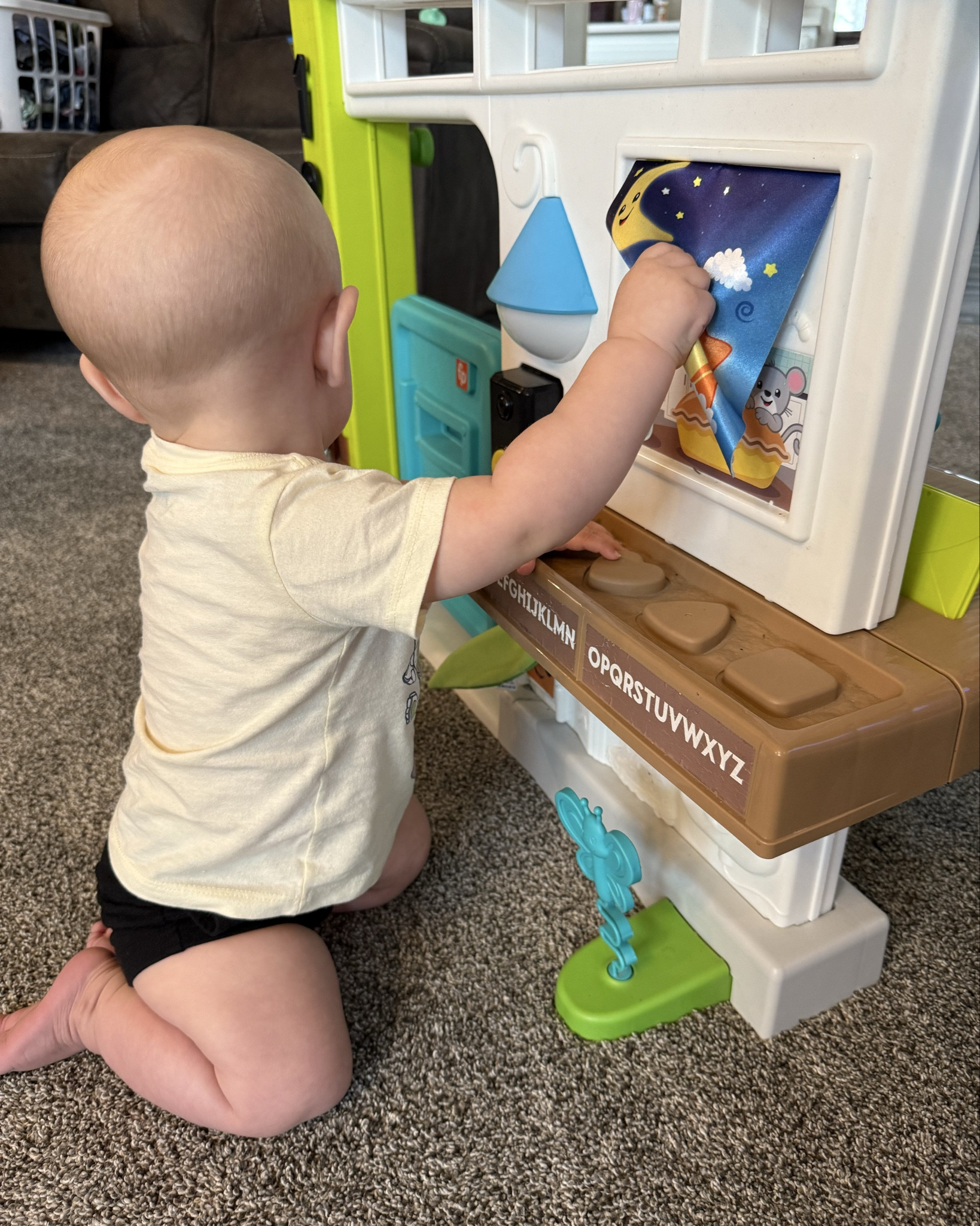 My 9 month old is obsessed with this Fisher-Price house toy 🏡💛 It’s the cutest little learning playset — teaching shapes, colors, and everyday items around the home. There’s a tiny door to open & close (a baby favorite 😅) and even flowers they can ‘plant’ 🌸. Such a fun way to play + learn at the same time!

#LTKFamily #LTKBaby