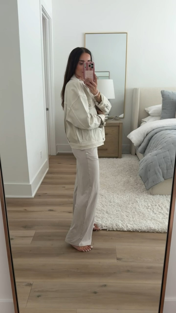 I'm wearing size XS in top, size S in pants and size M in jacket.

#LTKootd #LTKOver40
