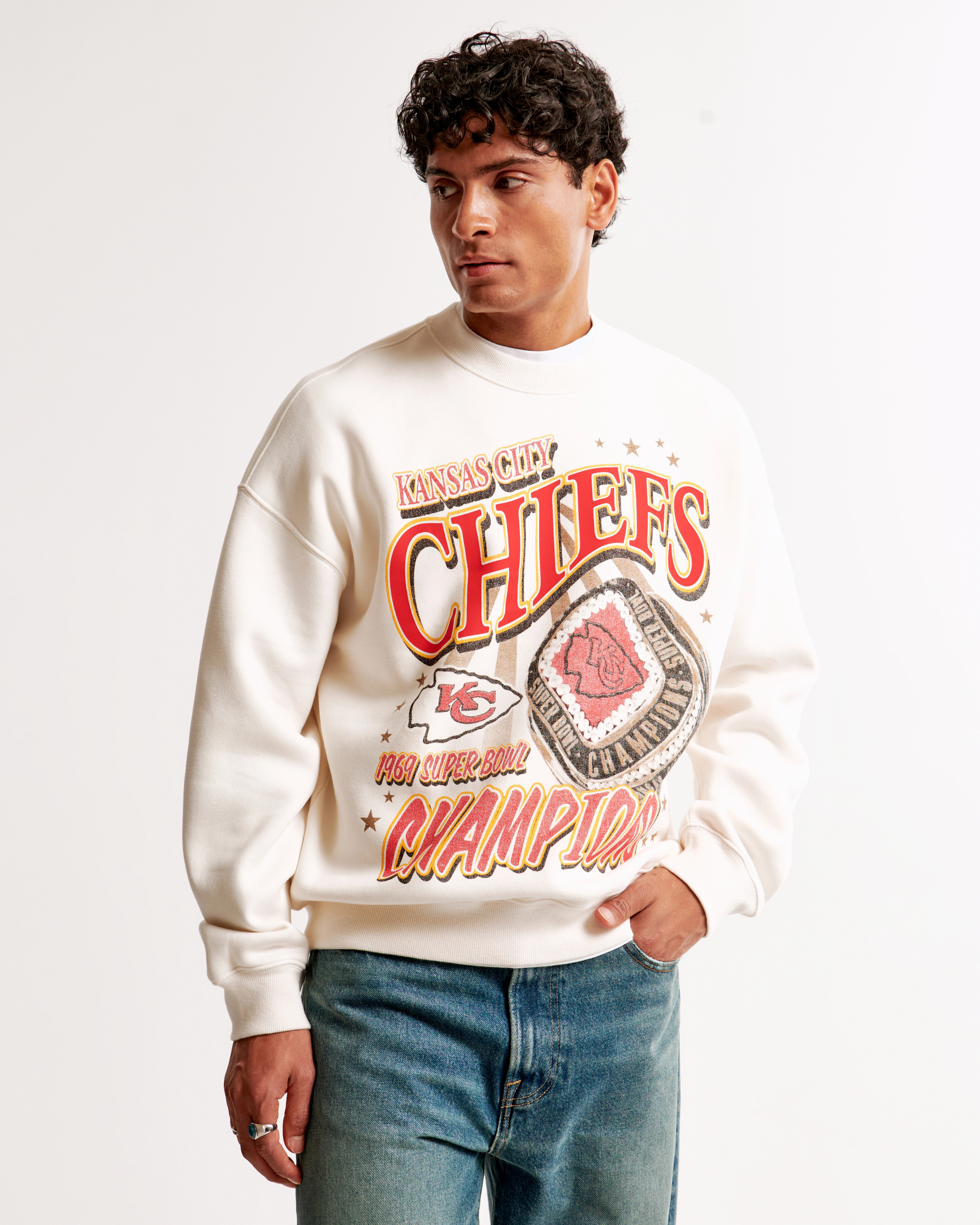 Kansas City Chiefs Graphic Crew Sweatshirt | Abercrombie & Fitch (US)