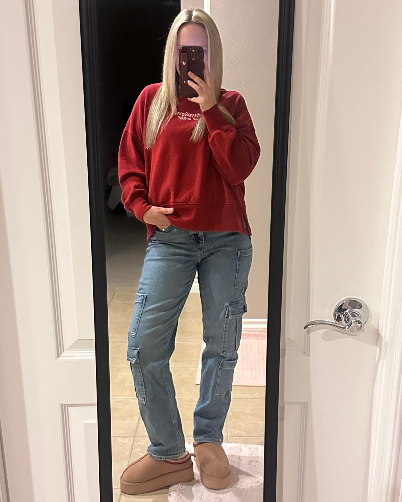 It was rainy/windy in California all last week so I definitely took advantage of wearing cozy comfortable clothing finally. Obsessed with this @abercrombie sweatshirt ♥️ 



#LTKootd