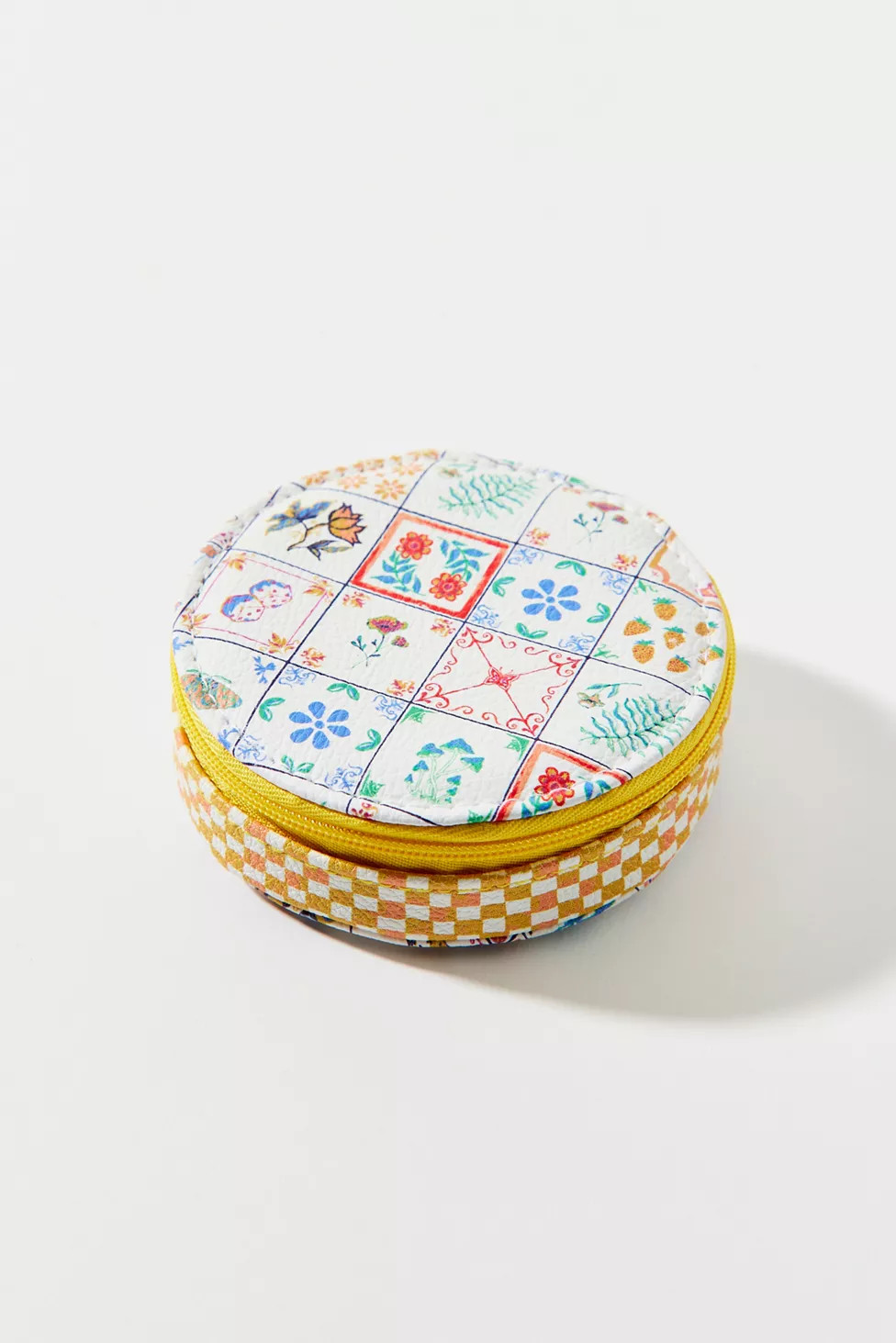 UO Daily Pill Case | Urban Outfitters (US and RoW)