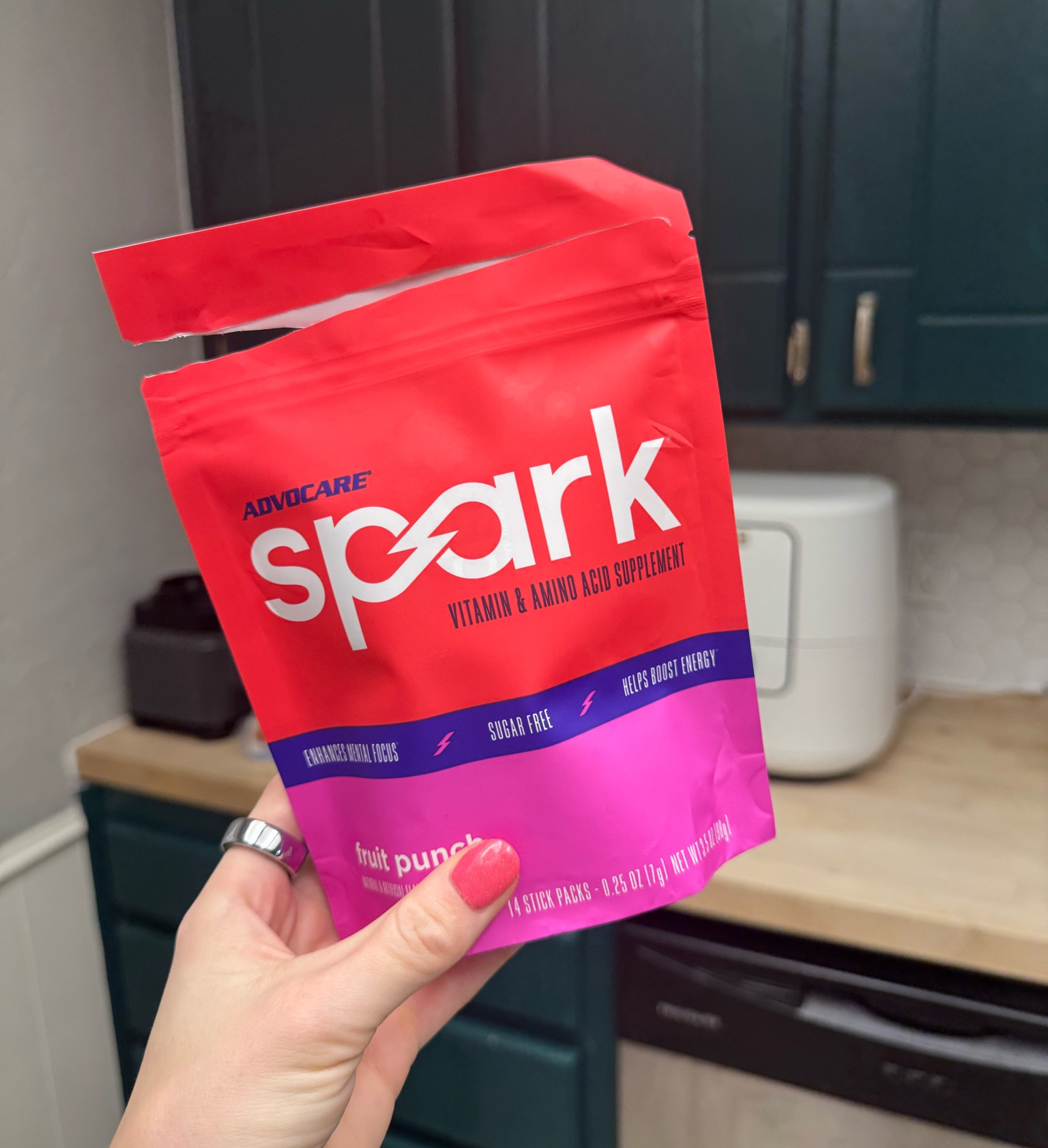 This is what I use for my pre-workout! Gives you an energy boost, without feeeling crazy!! 

Advocare
Spark
Pre-workout 
Active 
Fitness

#LTKActive #LTKFitness