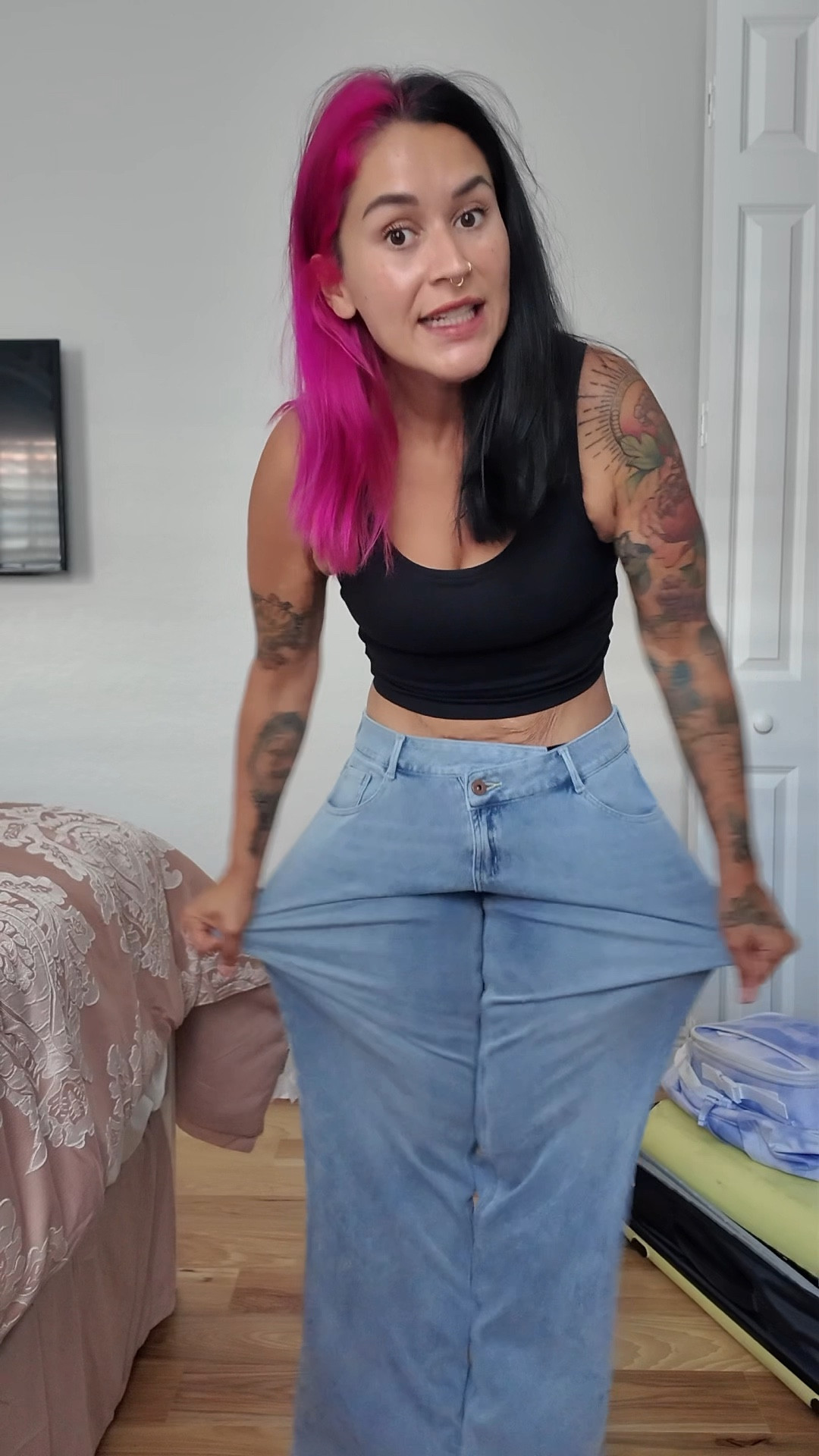 Comfiest jeans you will EVER own #mommashive #momlife #momsoftiktok #momjeans #mombod #momsoftiktok @Halara_official 
#halara #halarajeans
#halarasweatpantjeans
#sweatpantjeans 
#baggyjeans

#LTKSaleAlert #LTKFindsUnder100