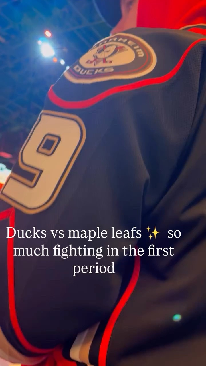 Ducks vs maple leafs ✨  so much fighting in the first period