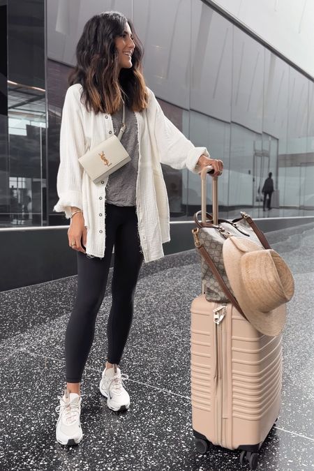 Travel style, casual style, airport outfit #StylinbyAylin 

#LTKhome #LTKstyletip #LTKSeasonal