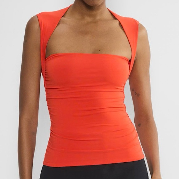 Aritzia Contour Flourish Top | Poshmark