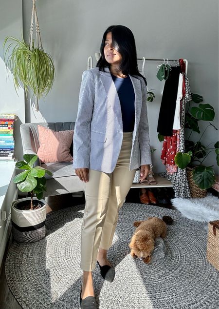 Work ootd: work pants, blazer and shirt are all from Loft. Wearing petite in Riveria pants & blazer.

#LTKworkwear
