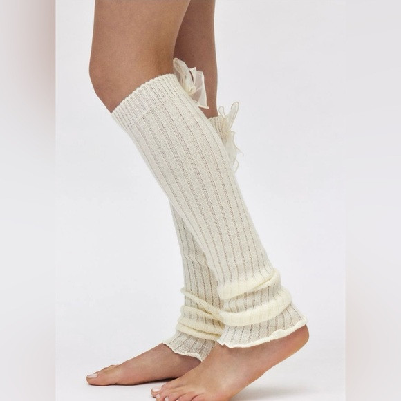 Urban Outfitters Bow Ribbed Knit Leg Warmer NWT - Cream | Poshmark