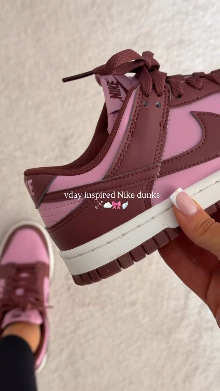 dunks for vday? yes please💌🏹🎀

Thank you to my team @champssports.ca for always keeping my laced with the newest drops🤝🏽