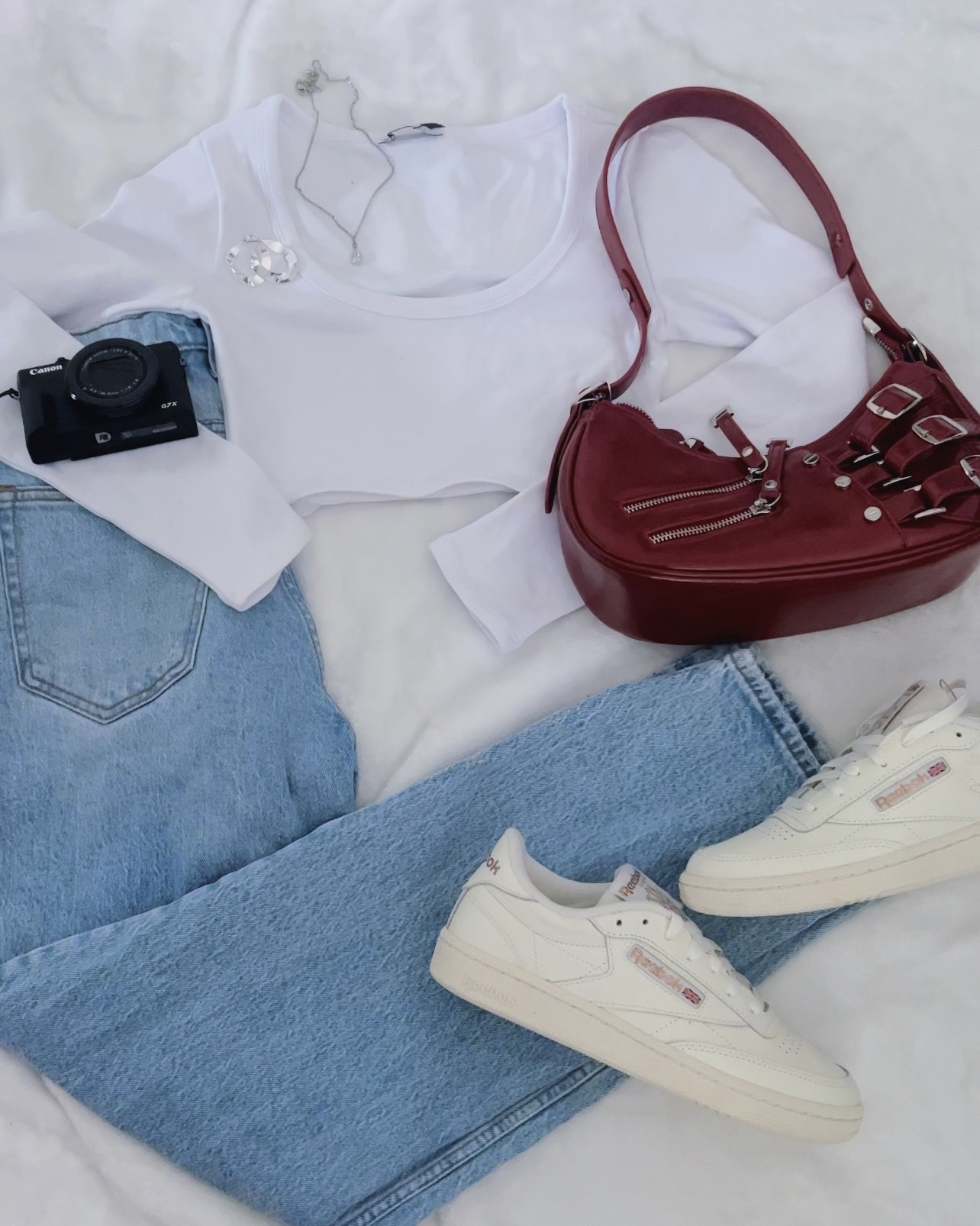 Casual outfit inspo | jeans | ootd | street style 

#LTKstyletip #LTKfindsunder50 #LTKfindsunder100