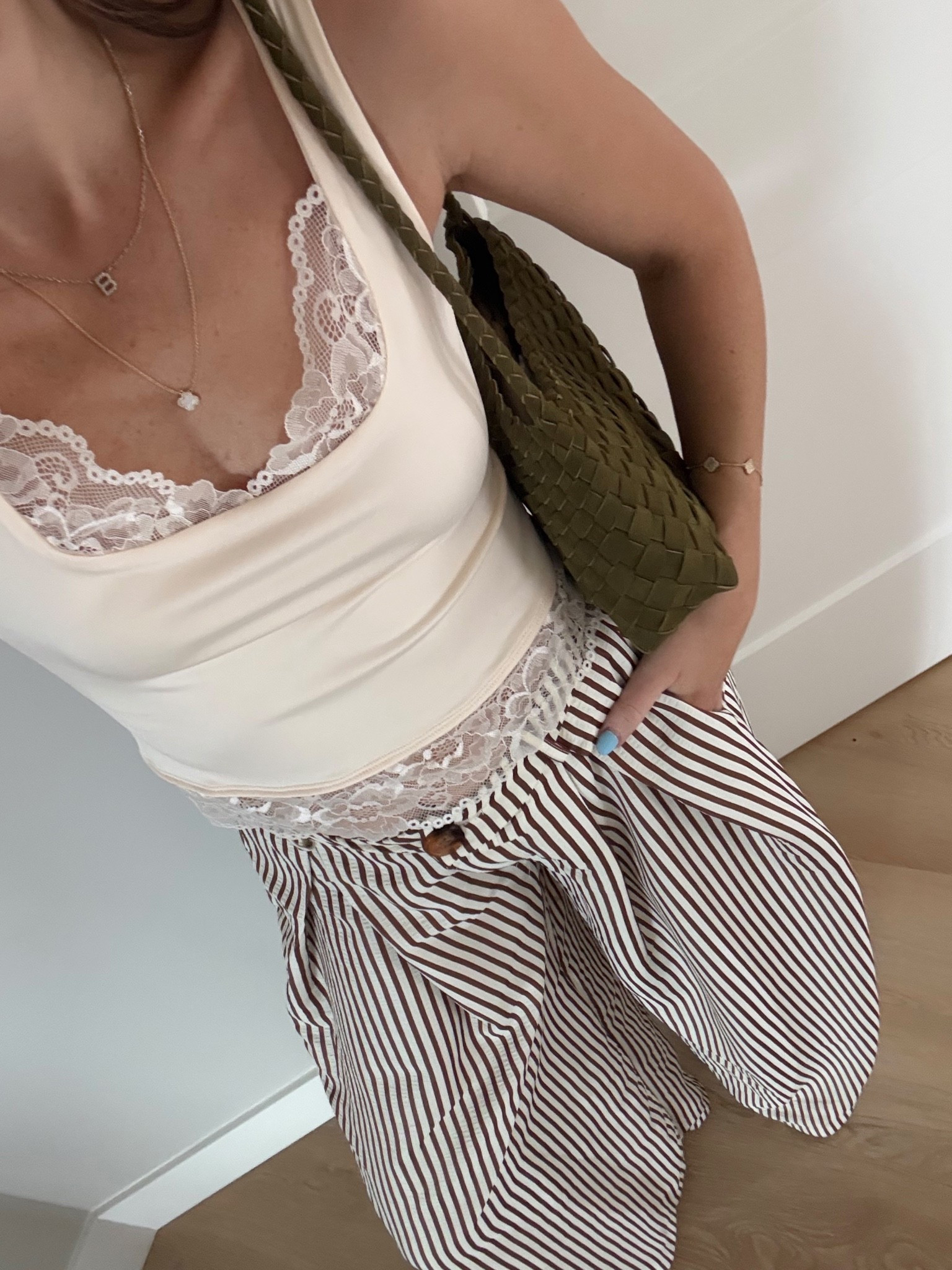 Amazon outfit! The prettiest lace trim tank and barrel wide leg trousers. Wearing size small in both