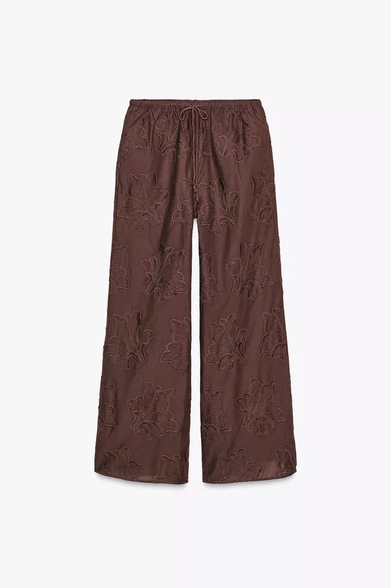 ZARA WOMAN COLLECTIONTrousers made from a cotton-blend knit. Mid-rise with an adjustable drawstri... | Zara UK