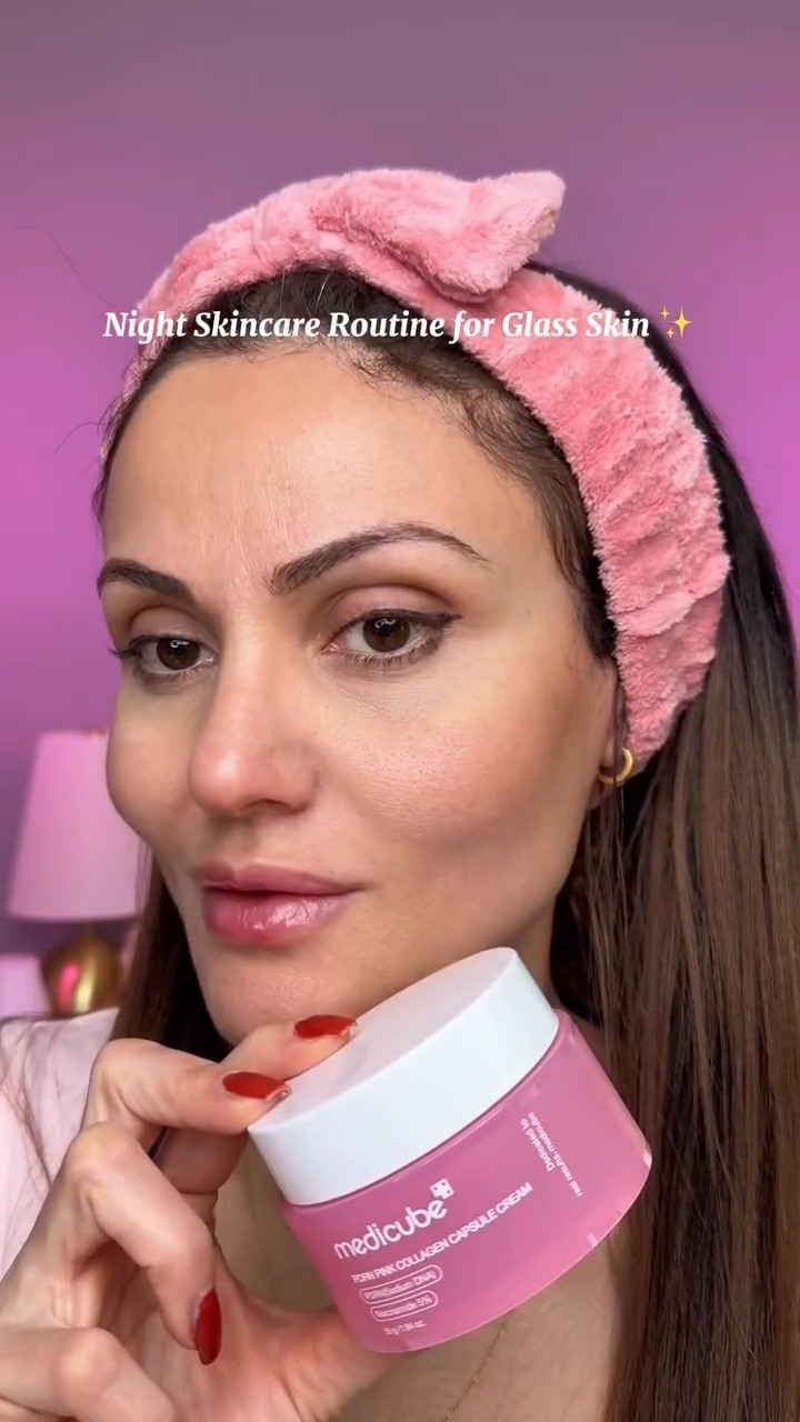 𝐌𝐲 𝐧𝐢𝐠𝐡𝐭 𝐫𝐨𝐮𝐭𝐢𝐧𝐞 𝐭𝐨 𝐩𝐫𝐞𝐩 𝐦𝐲 𝐬𝐤𝐢𝐧 𝐟𝐨𝐫 𝐟𝐥𝐚𝐰𝐥𝐞𝐬𝐬 𝐦𝐨𝐫𝐧𝐢𝐧𝐠 𝐦𝐚𝐤𝐞𝐮𝐩 ✨
Collagen skincare, vibration massage, eye cream, and a collagen mask work together to hydrate, smooth, and plump the skin for that glass-skin glow 🌙

A calm nighttime ritual for refreshed, radiant skin by morning 🤍

@medicube_global_official
@medicube_korea

#Medicube #GlassSkinRoutine #NightSkincare #HydratedSkin #KBeautySkincare
#LTKBeauty #LTKCreator #UGCBeauty #SkincareRoutine
