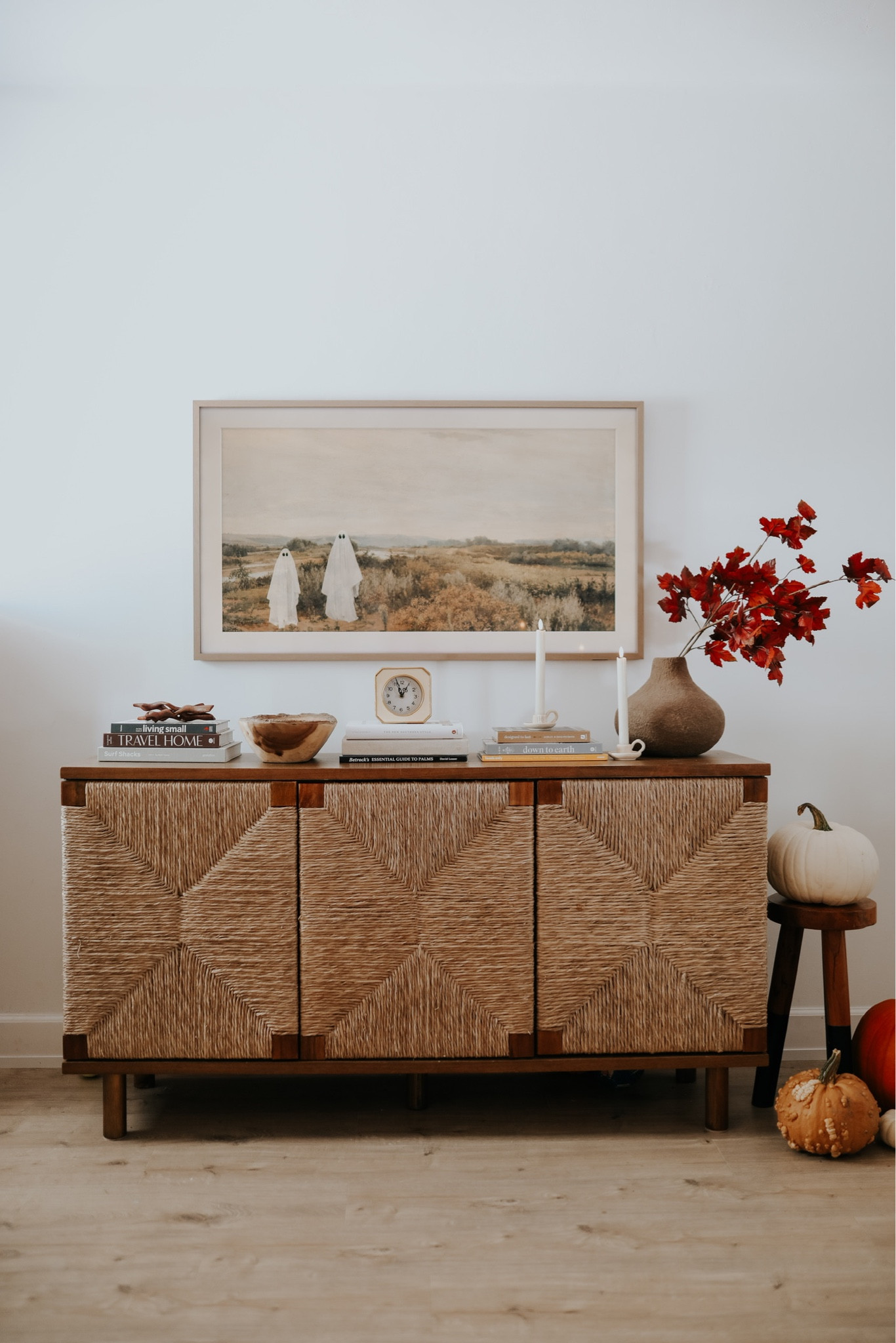 Here's the easiest way to decorate your home for fall and Halloween...add art to your TV! Here's the kicker it's doesn't have to be a frame TV either. Which ones your favorite?
Sharing all of these TV art finds and man more on the blog! 

#LTKHoliday #LTKHalloween #LTKSeasonal