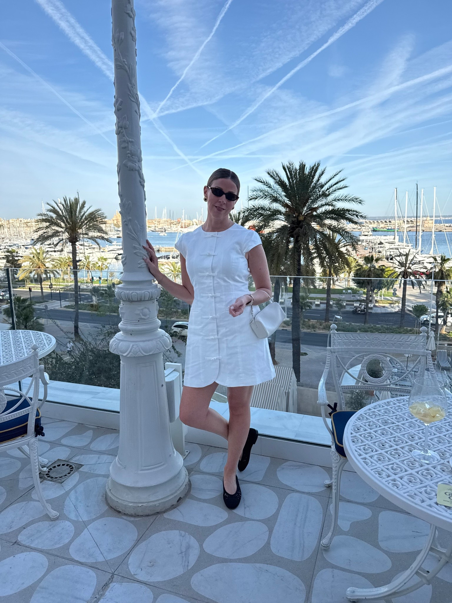 Chic white linen dress.

Aligne dress, pankou knots dress. 

#LTKstyletip #LTKspring #LTKuk