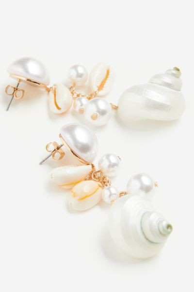Pendant earrings | H&M (UK, MY, IN, SG, PH, TW, HK)