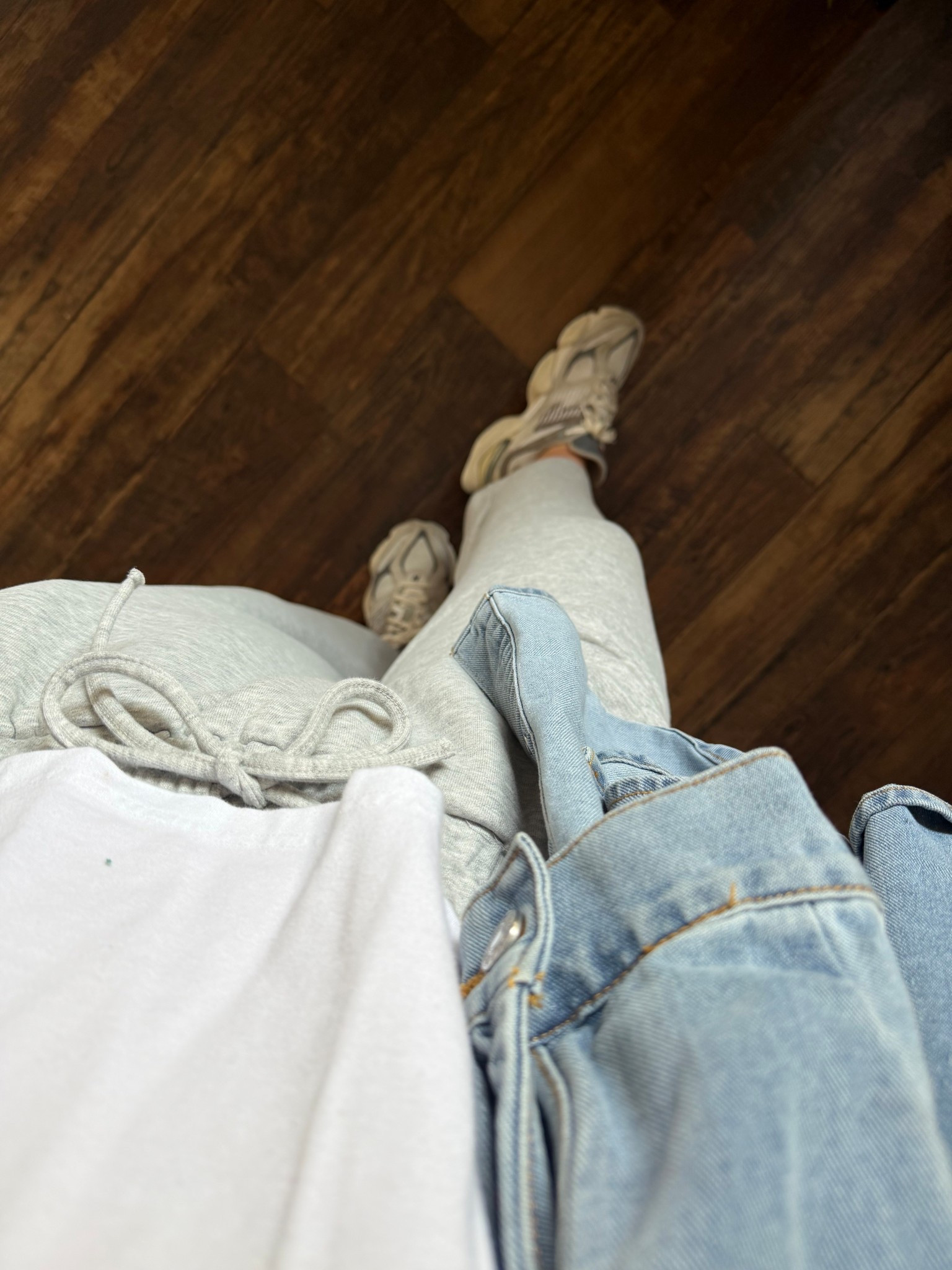 Comfy & Casual for a Monday 🫐🤍✨

#LTKootd #LTKMidsize