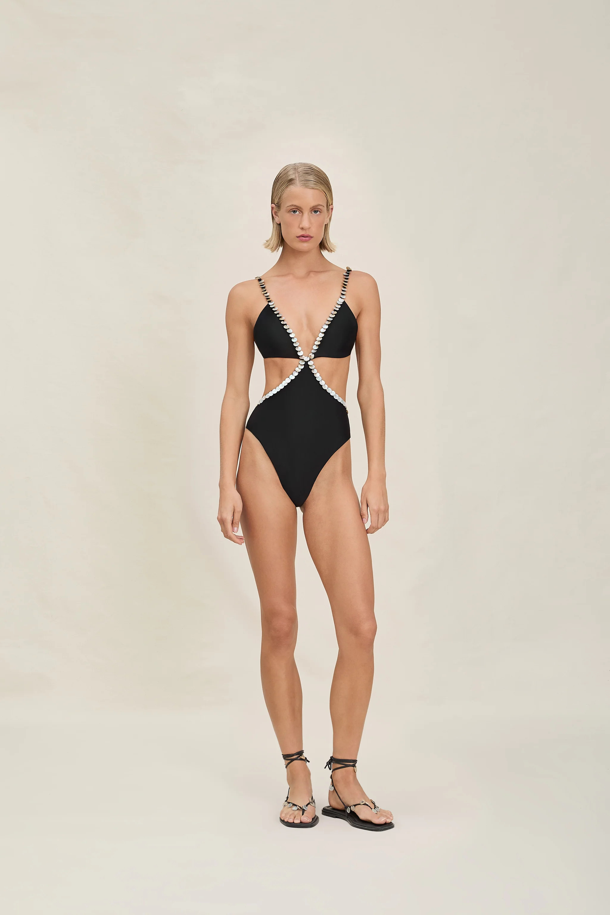 Jacquelyn Full-Piece | Devon Windsor