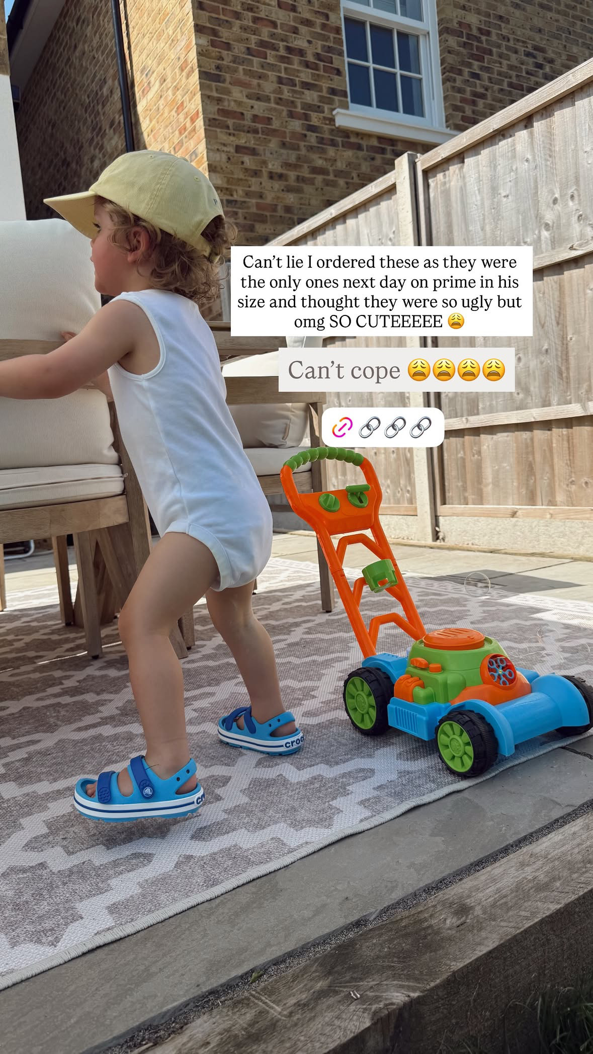 These sandals came so fast - thank goodness! 

toddler l kids l sandal 

 