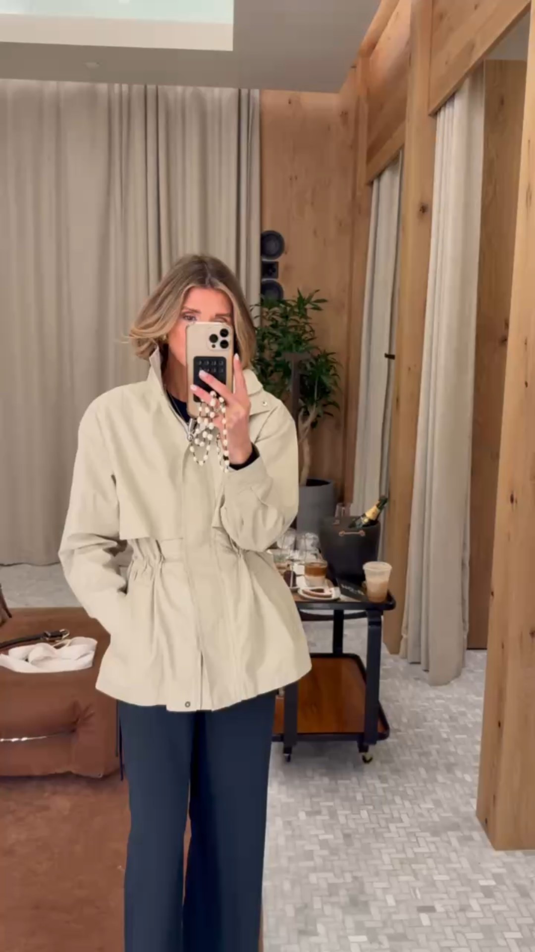 This cinched jacket is already sold out in one color! Don’t miss out and grab one before they’re gone at @Aritzia 

#LTKootd