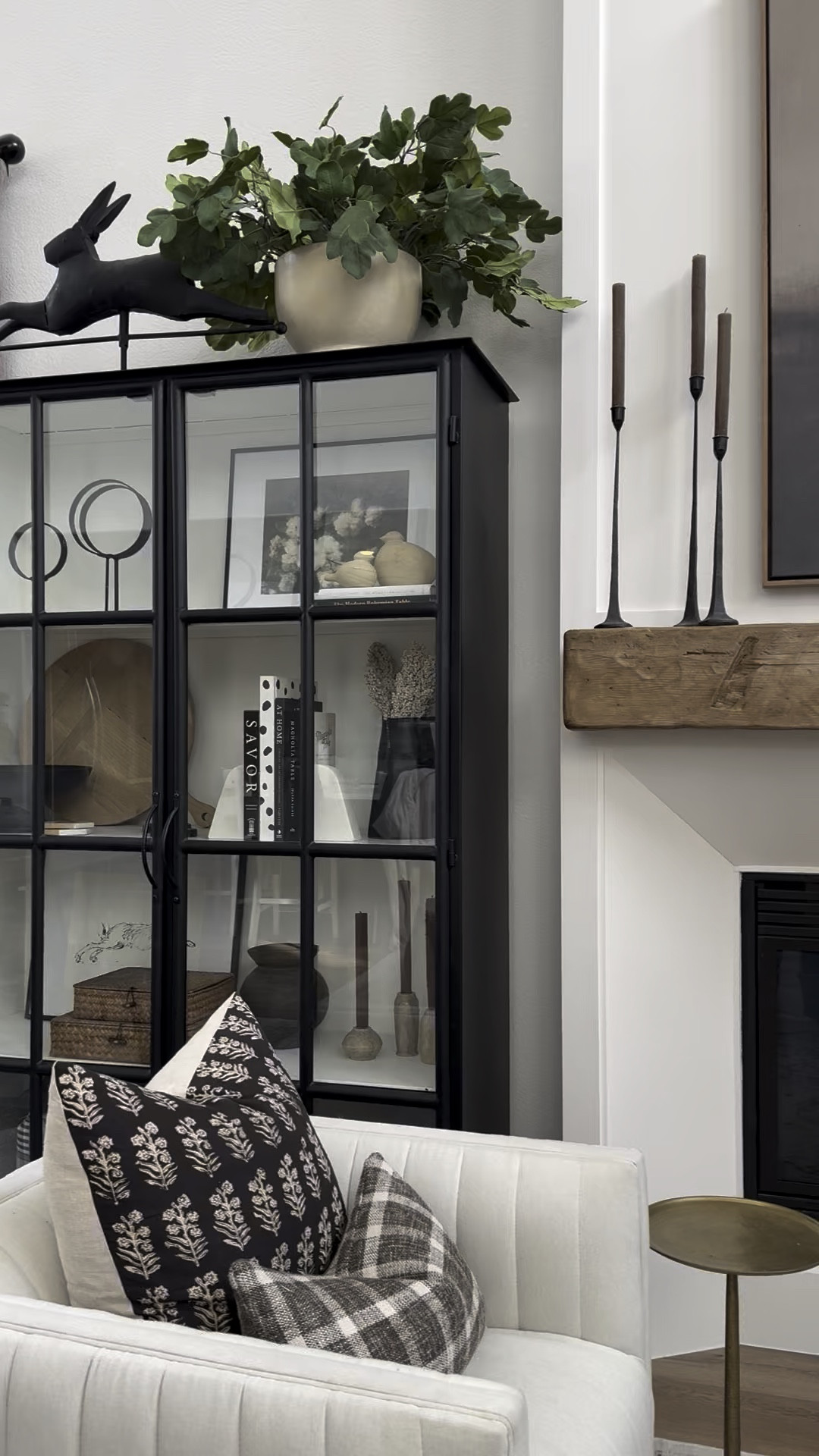 Spring decor in my living room 



#LTKFindsUnder50 #LTKHome #LTKFindsUnder100