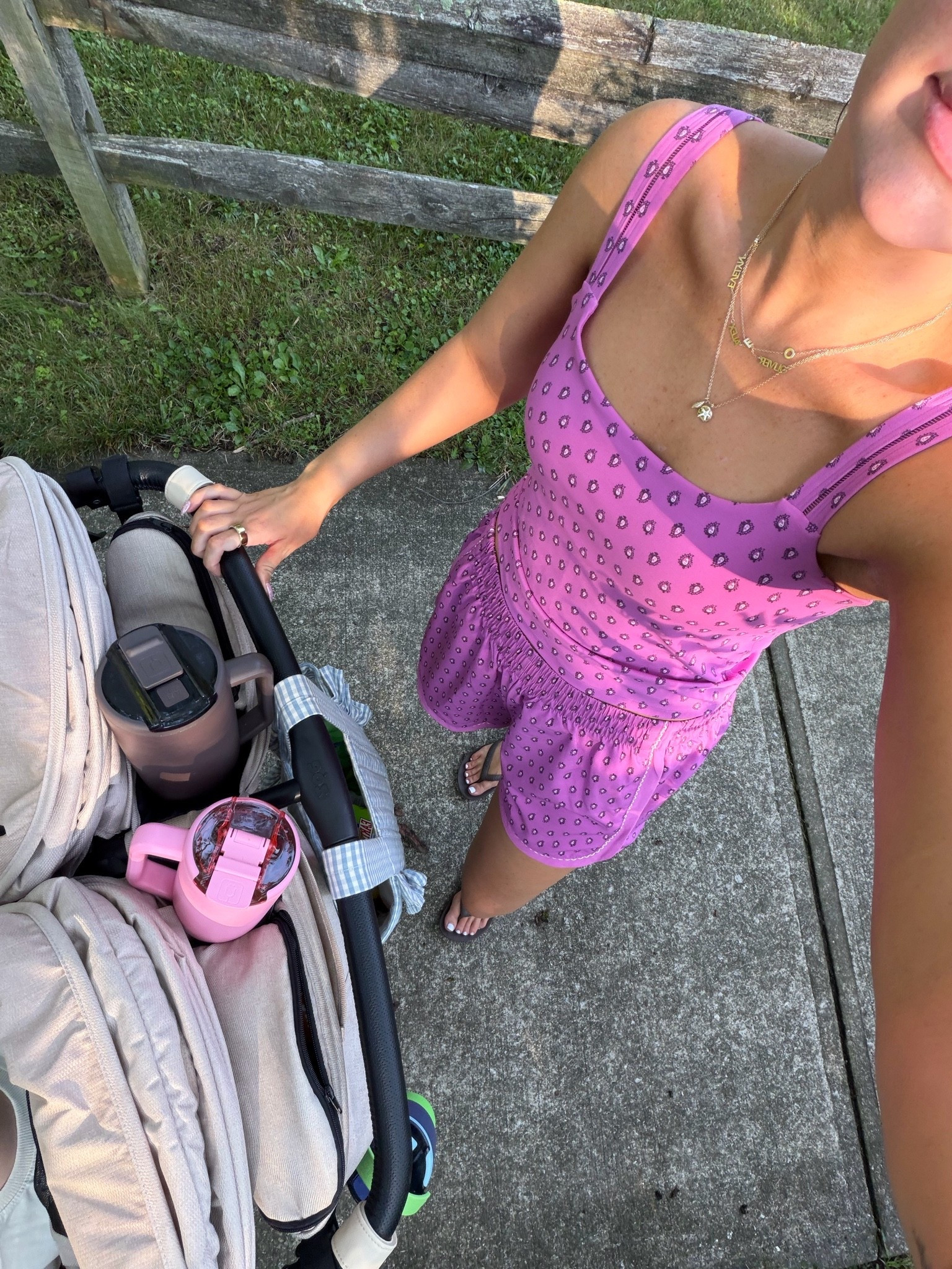 Comfy set!! In a size medium in both pieces 💞

#LTKdayinmylife #LTKootd #LTKmomlife