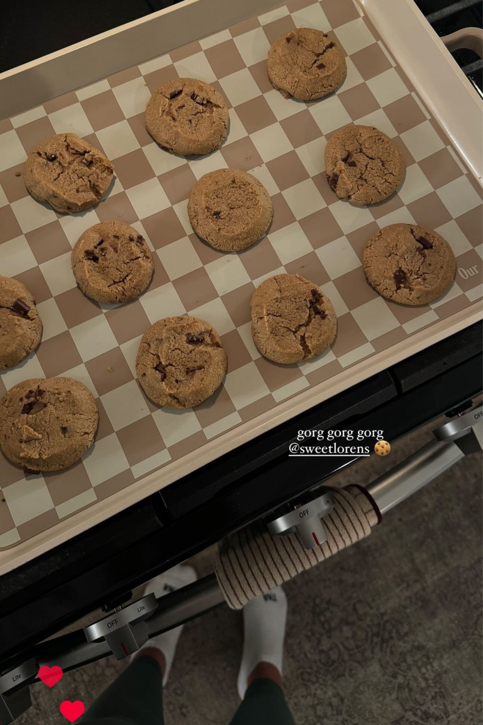 new bakeware set!! was in the market and couldn’t pass up this cutie set. Obsessed with the checkered silicone mat 🤍🍪

#LTKSaleAlert #LTKSeasonal #LTKHome