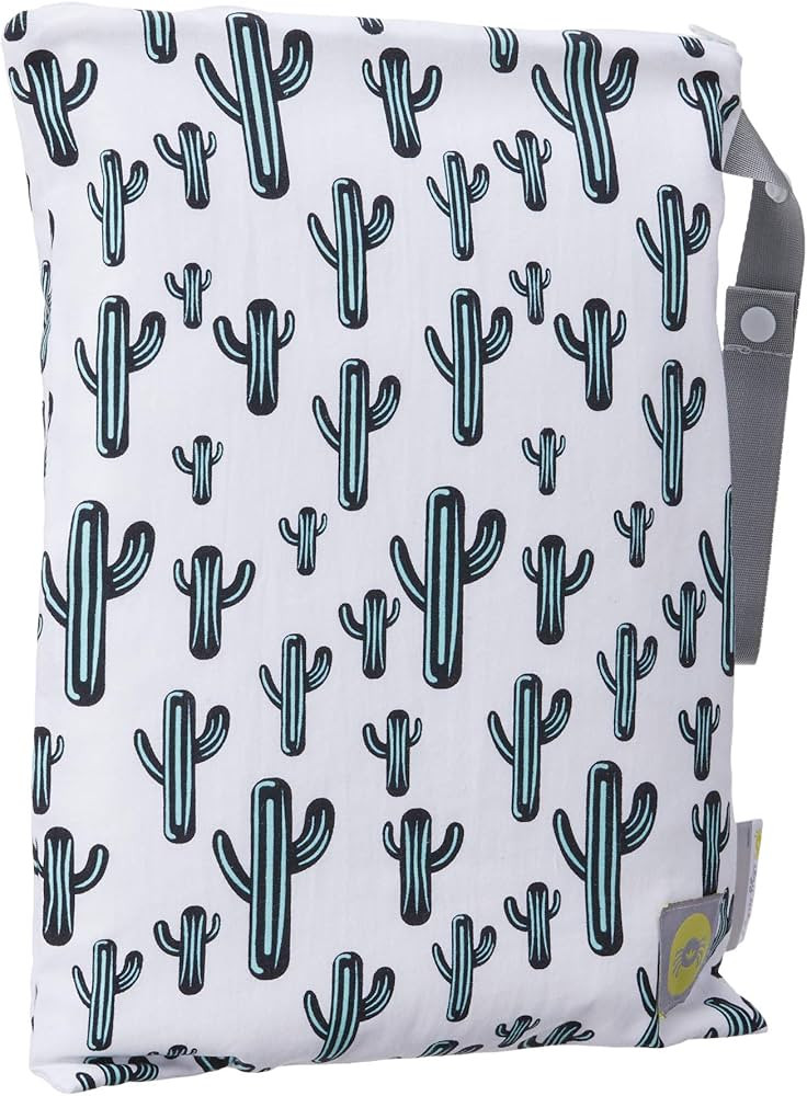 Itzy Ritzy Sealed Wet Bag with Adjustable Handle – Washable and Reusable Wet Bag with Water Resistan | Amazon (US)