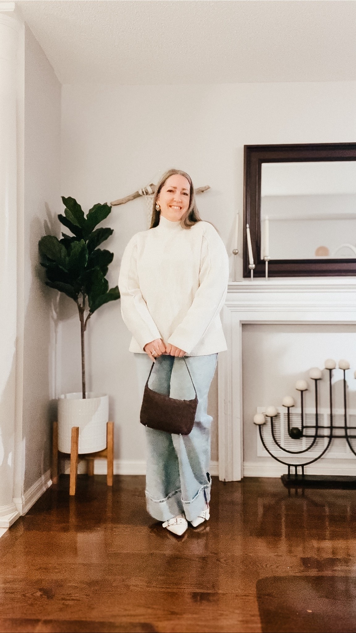 Cozy casual date night outfit
Ivory sweater, wide leg jeans, brown suede bag, gold earrings

#LTKValentine #LTKootd #LTKOver40