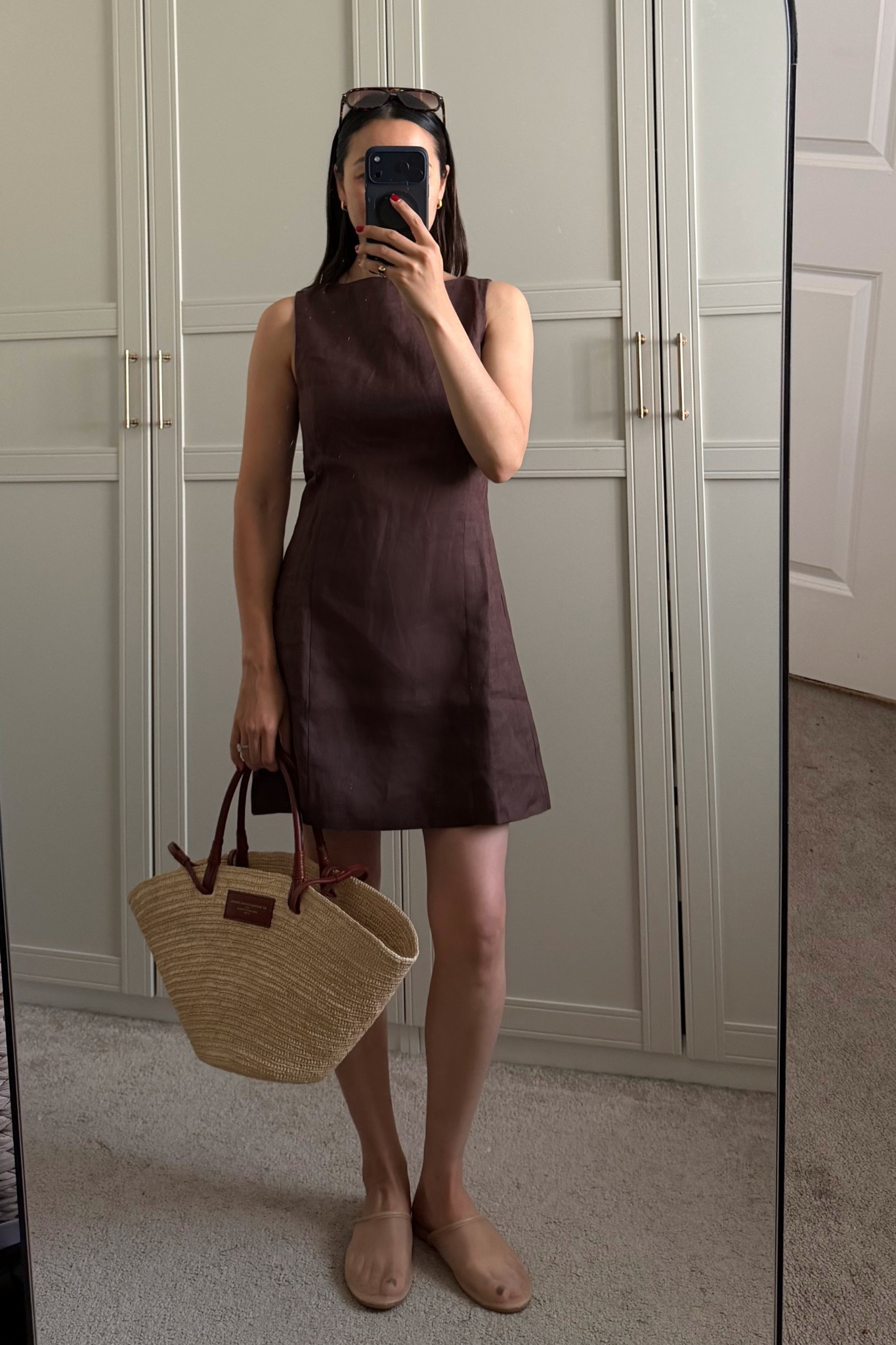 The most flattering linen shift dress! Wearing size 2 