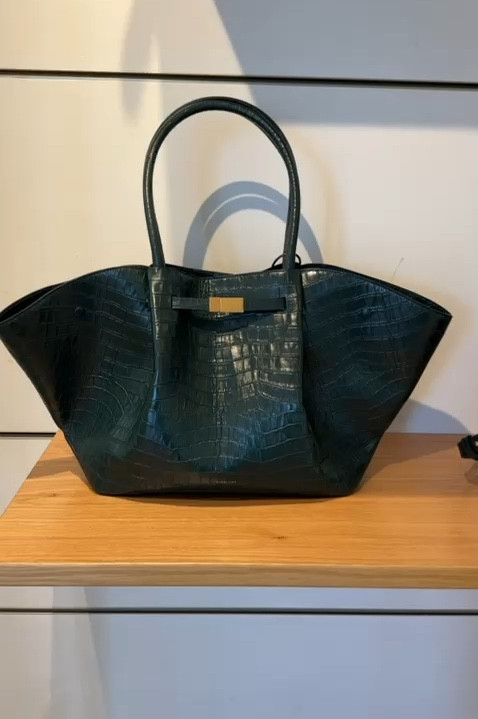 DeMellier forest green tote bag and Vancouver cross body bag, dark green, autumn colours, Harvey nickels, Farfetch luxury bag 

#LTKStyleTip #LTKItBag #LTKSeasonal