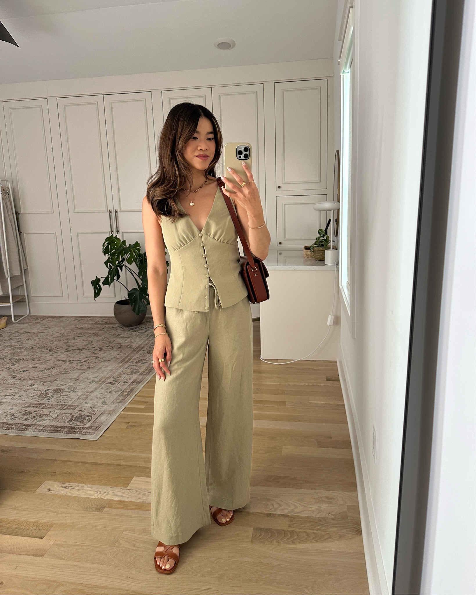 Sizing info:
•Green top size 0 in Martini Olive •Green pants size 2XS in Martini Olive 

petite fashion, get dressed with me, outfit inspiration, ootd, nashville outfit, Nashville influencer, petite style, vacation style, casual outfits, mom style, petite pants, spring outfits, spring outfit info, spring pants, spring outfit idea, spring top, spring bag, spring tank, spring shoes, summer pants, petite pants, cropped pants, aritzia pants, summer tank 

 @Aritzia 

#LTKPetite #LTKootd #LTKSeasonal