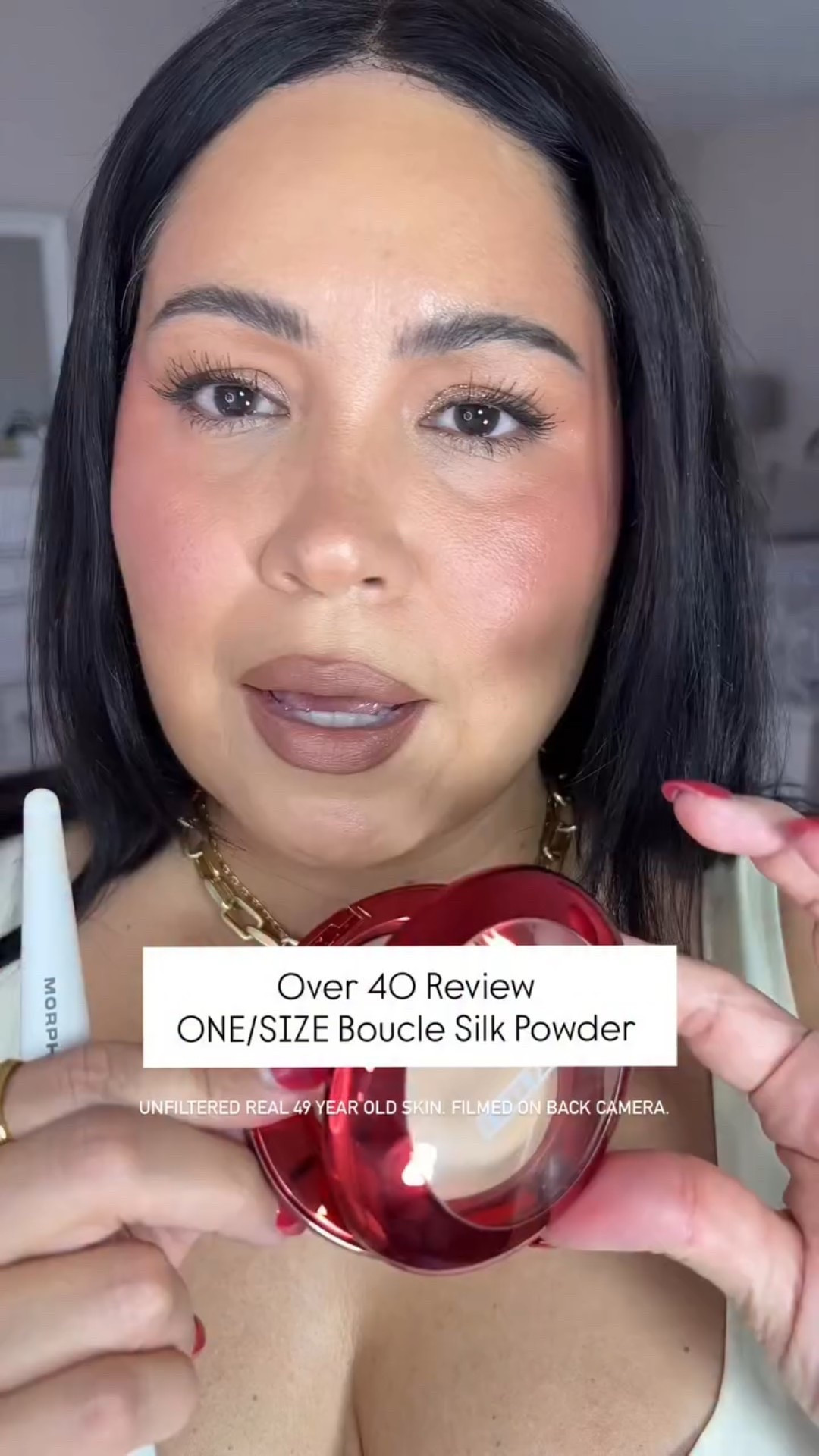 Wear testing the new @onesize Boucle Silk powder on 49 year old skin. Wearing shade Medium.

Products are always listed in my #ltk 🫶🏼

#onesizebeauty #matureskinmakeup #agingskin #over40makeup #nofiltermakeup #realskin

#LTKFindsUnder50 #LTKOver40 #LTKBeauty
