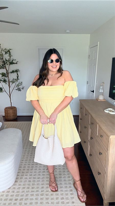 Midsize spring outfit! This yellow romper quite literally was the perfect option for my besties ‘here comes the son’ baby shower ☀️ 

Romper - large tall
Sandals - 10
Lipgloss in the shade - ‘she’s expensive’

Midsize, midsize fashion, romper, spring dress, spring outfit, spring style, abercrombie outfit 


#LTKSeasonal #LTKfindsunder100 #LTKmidsize