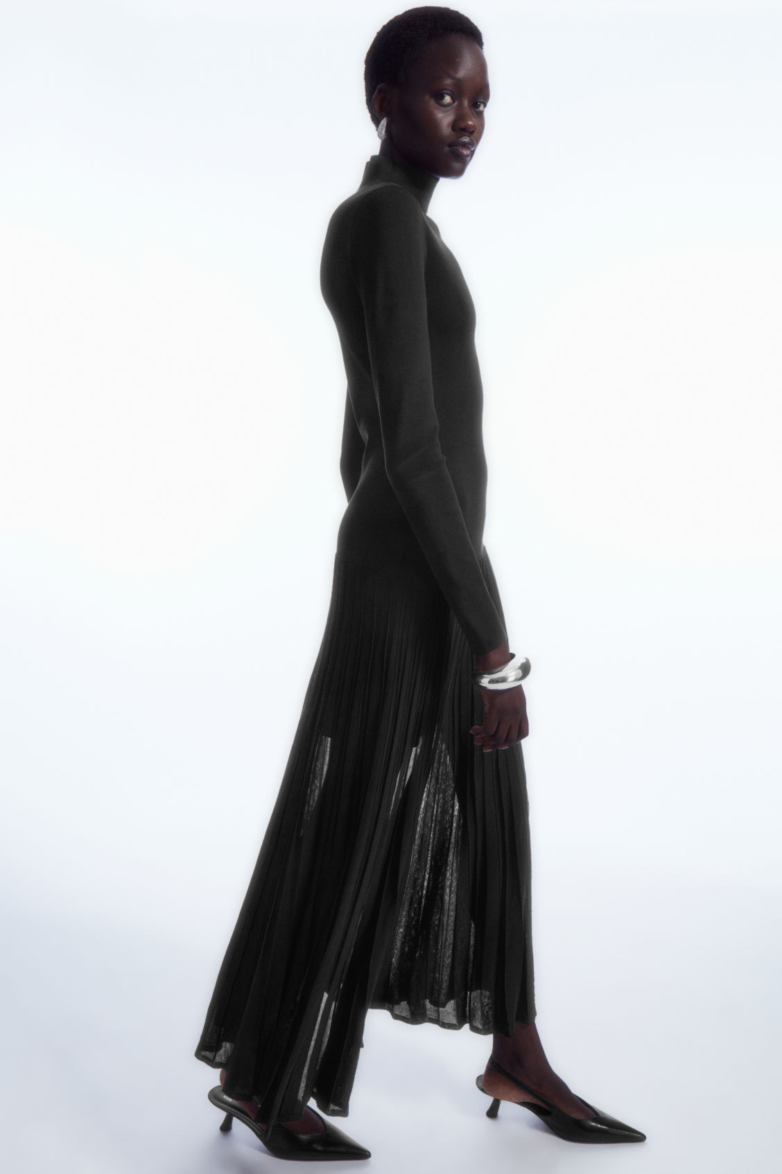 PLEATED KNITTED TURTLENECK MAXI DRESS | COS (EU)