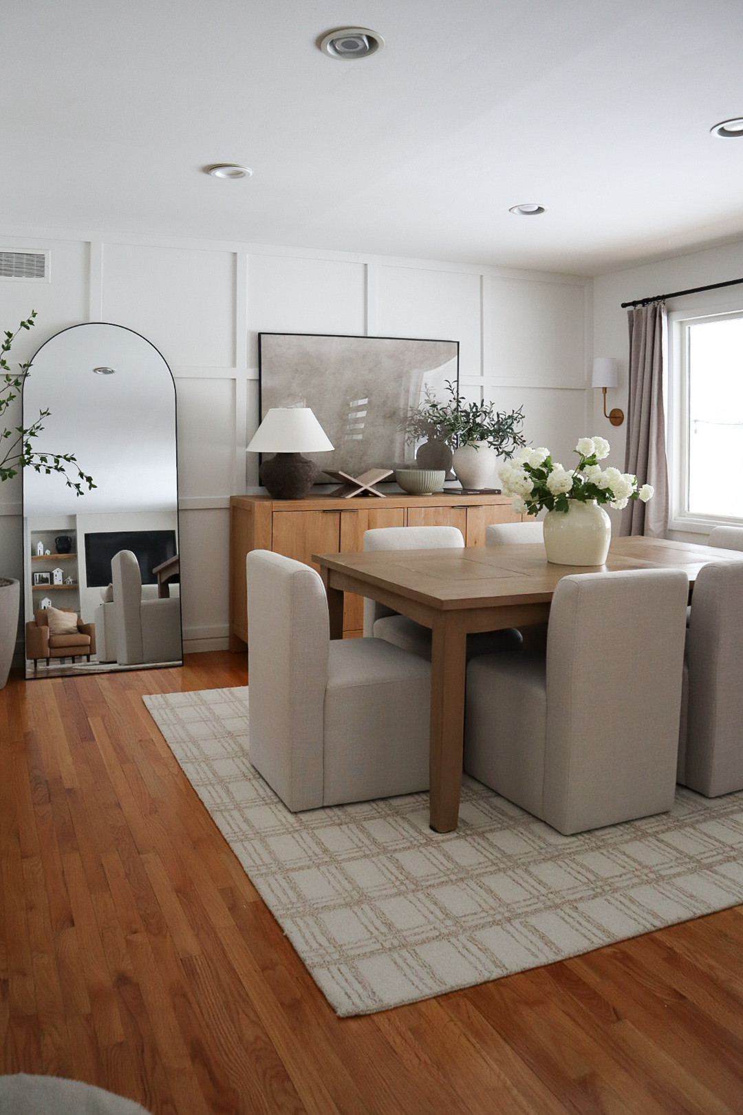 Modern neutral dining room and the coziest  dining chairs!




#LTKFindsUnder100 #LTKFindsUnder50 #LTKHome
