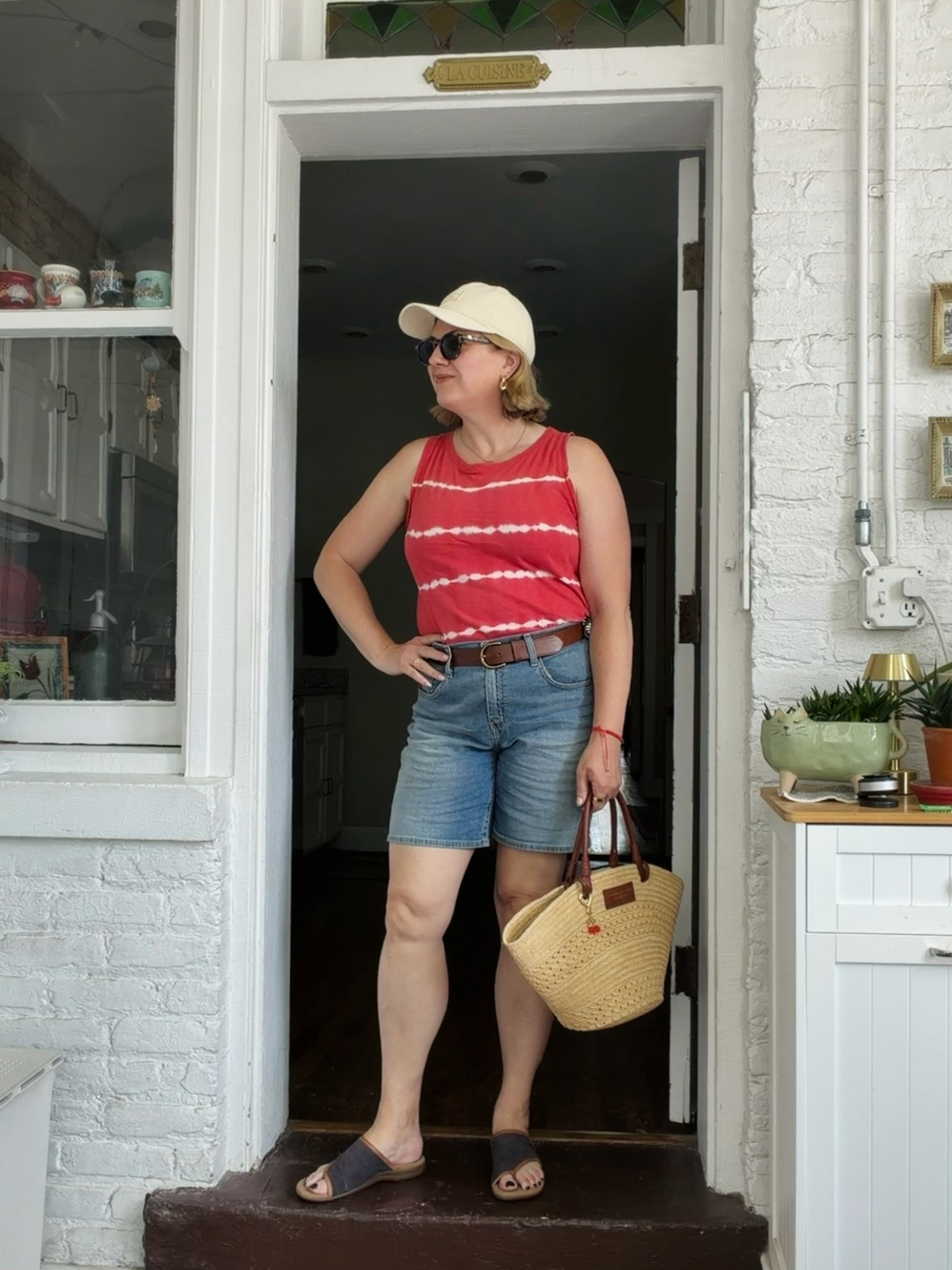 When you give a feral Midwestern 80s kid a bucket bag and the outfit somehow kinda works??

#LTKootd #LTKSeasonal #LTKOver40