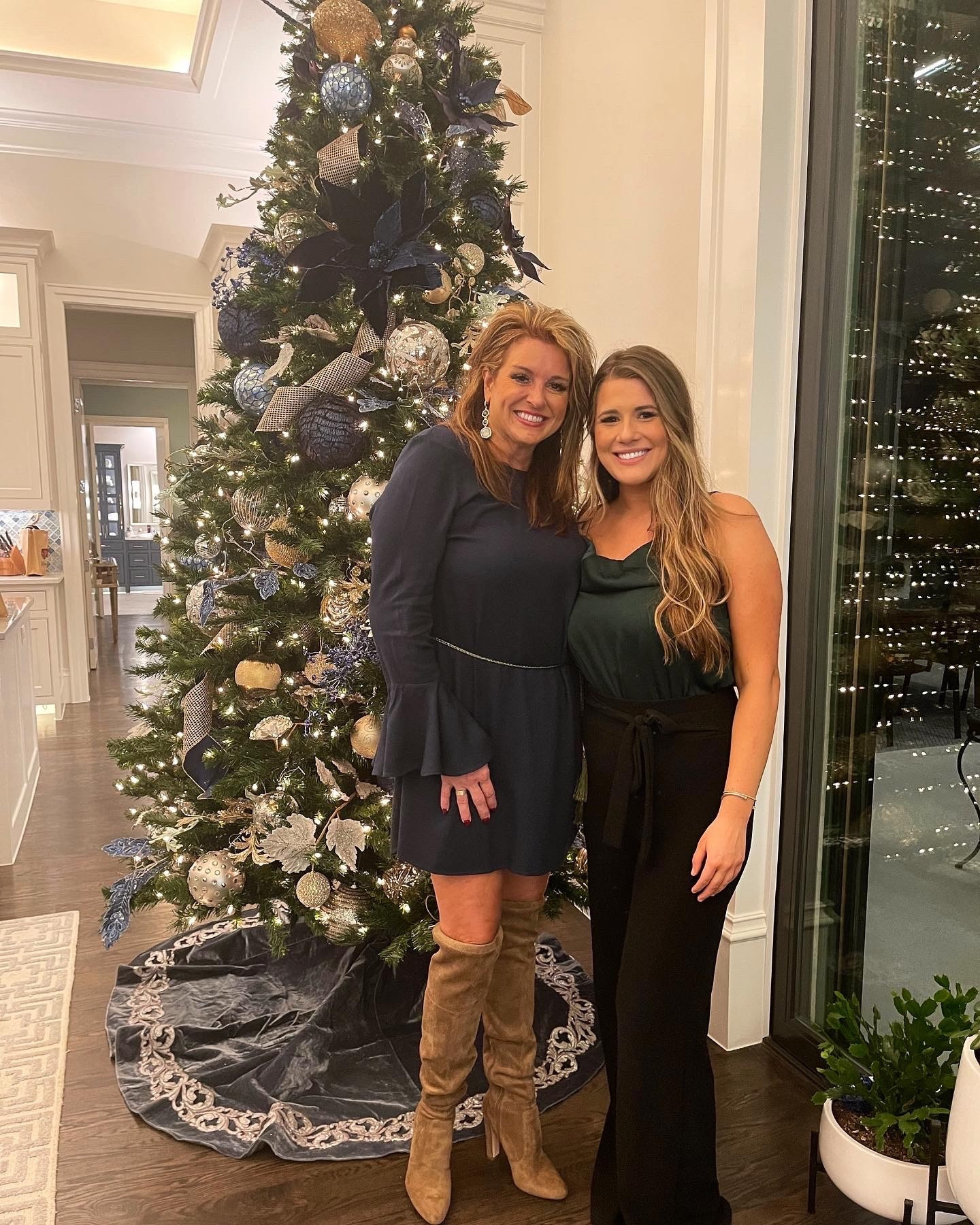 Outfits for the Holiday Season! 

#LTKgrwm #LTKHoliday #LTKootd