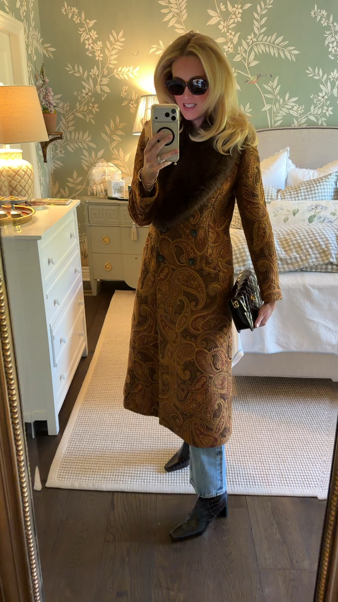 Styling these fabulous boots from @Larroude and my insanely gorgeous @dillards coat!