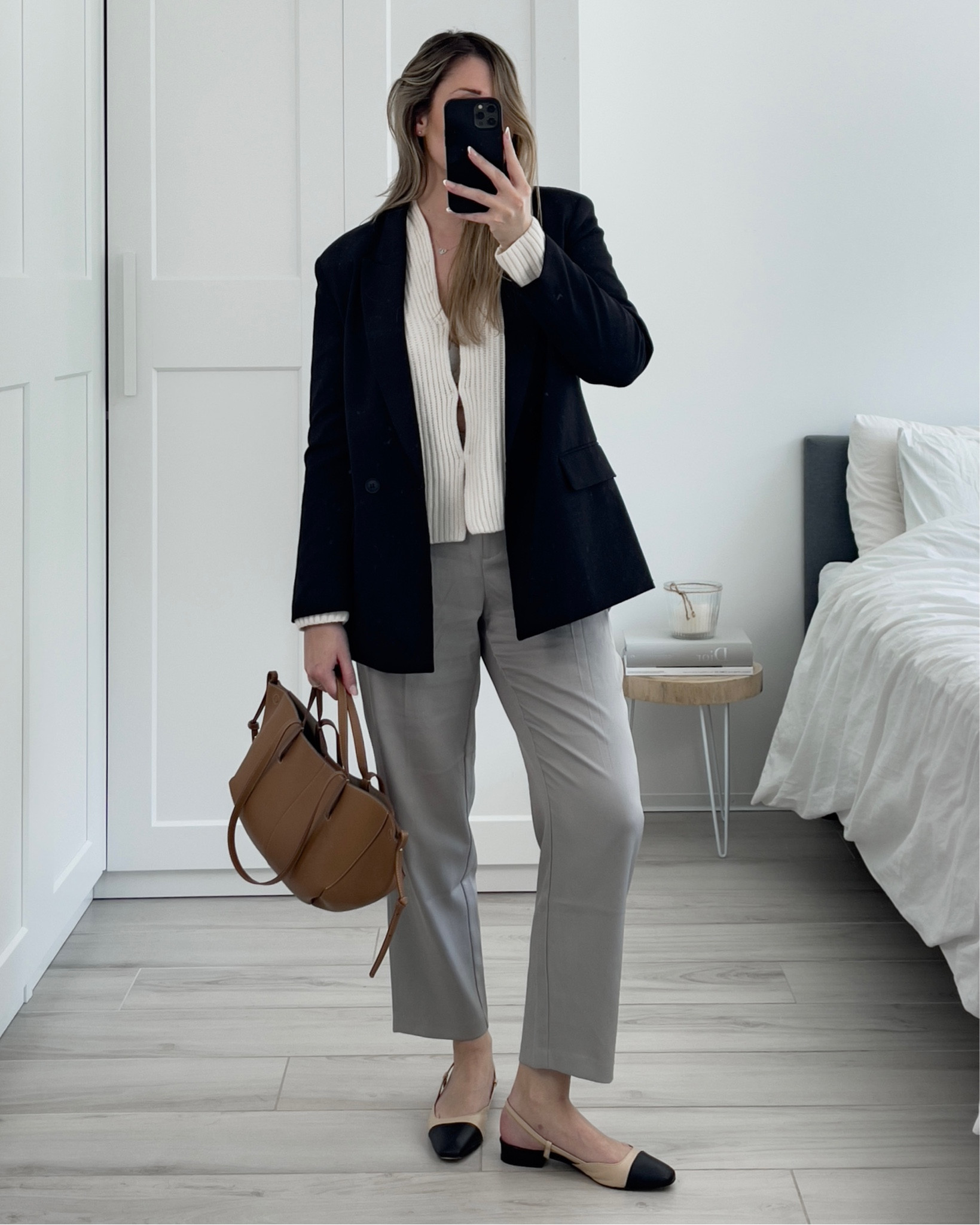 Blazer outfit for the office 🖥️

*black blazer
*white cardigan Massimo Dutti
*grey tapered trousers
*slingback shoes

#LTKSeasonal #LTKeurope #LTKworkwear