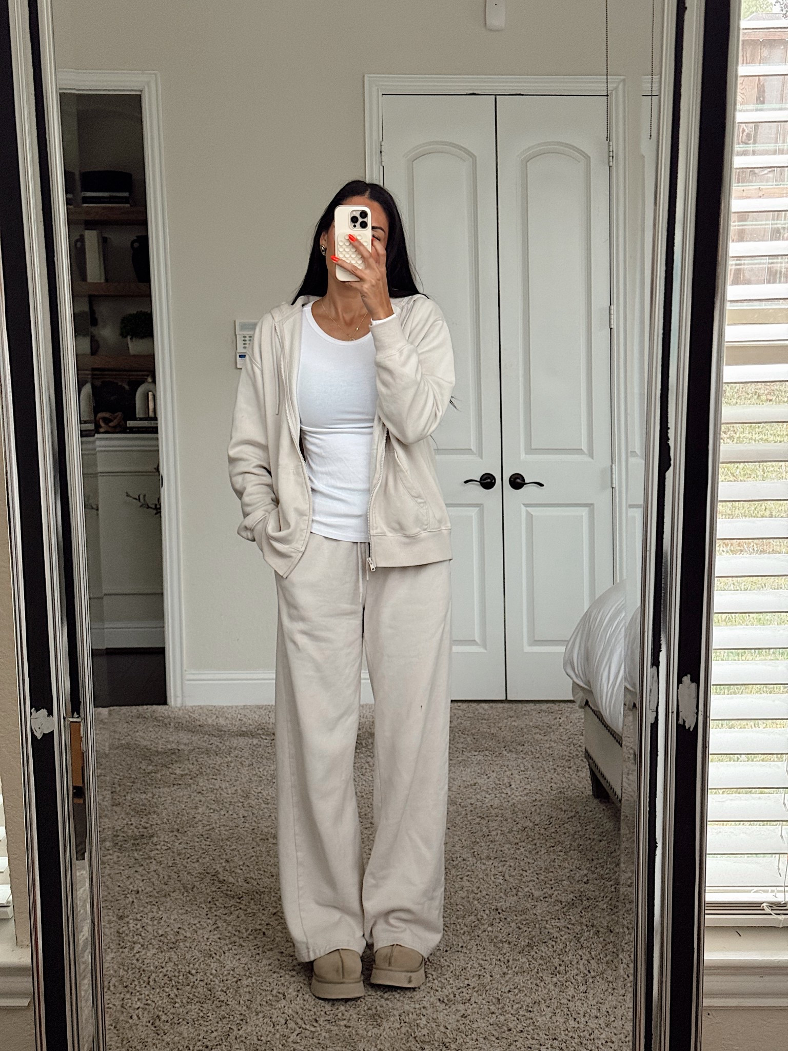 Obsessed with these two pieces bc they are tall girl approved

Small jacket
Medium pants 