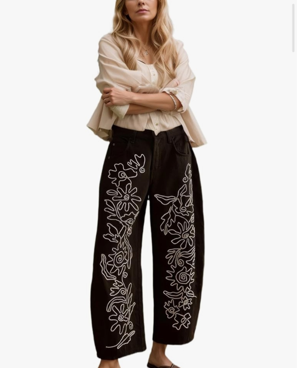 Embroidered barrel leg jeans ❤️