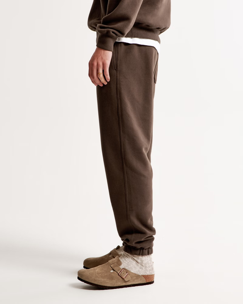 Men's Essential Sweatpant | Men's Bottoms | Abercrombie.com | Abercrombie & Fitch (US)