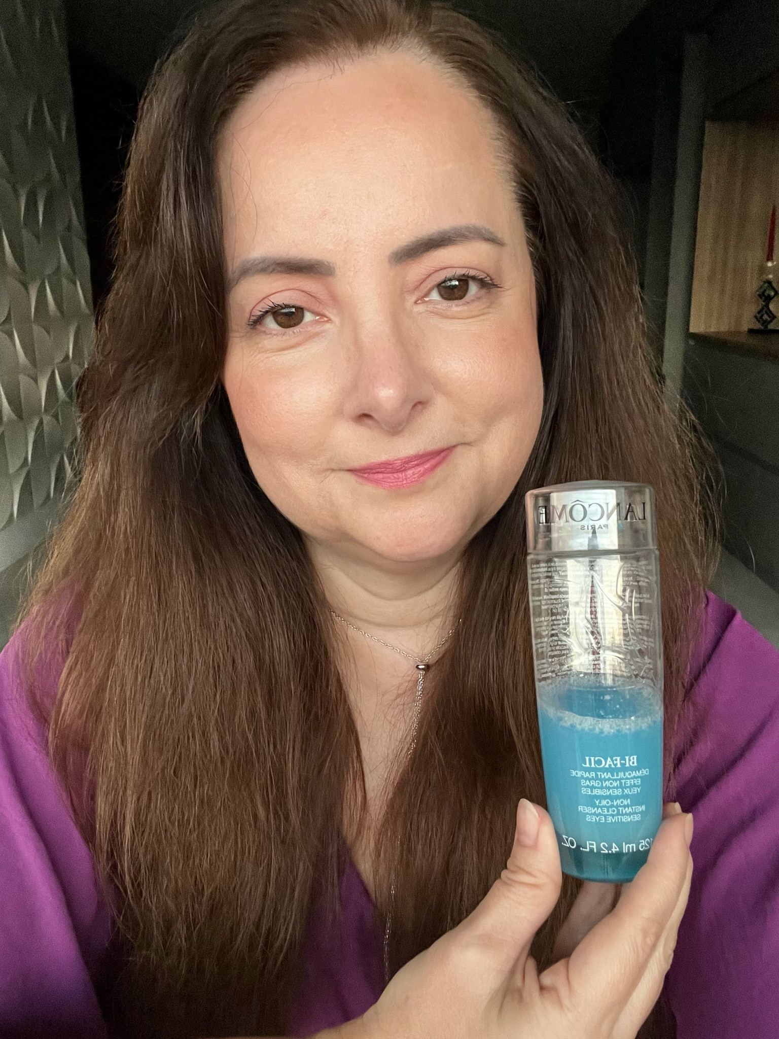 Acho que esse demaquilante bifásico da Lancôme é o produto de beleza que eu uso há mais tempo. Já perdi a conta de quantos já comprei. Se não me engano comprei a primeira vez na década de 1990 e desde lá uso sem parar. Você também tem um produto assim tão querido ?

#LTKbrasil #LTKbeauty