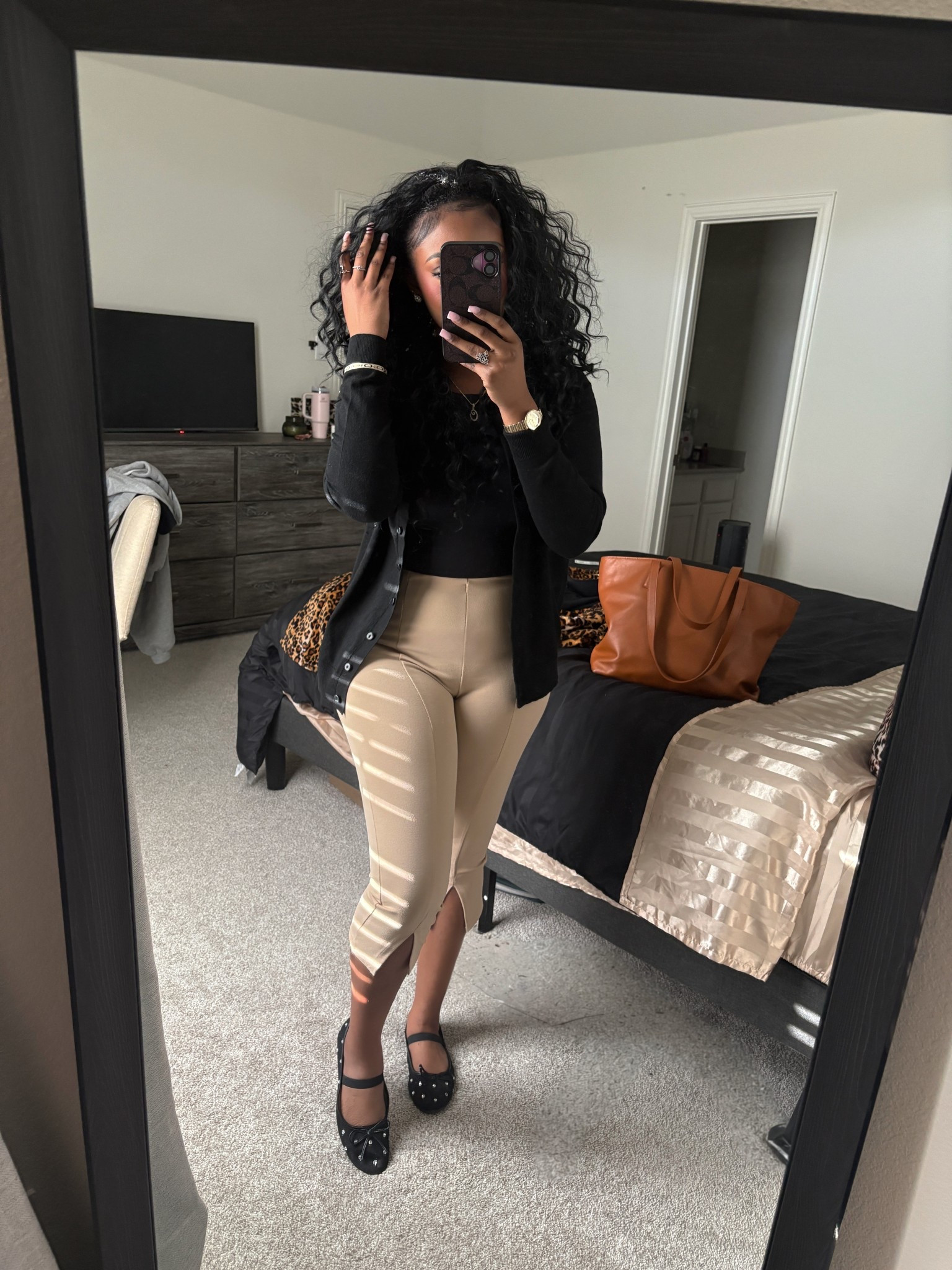 Chic and classy work outfits 🤍 cardigan in M, tank and capris in S!

#LTKgrwm #LTKWorkwear #LTKootd