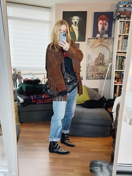 Two things I have trouble passing up: fringe, and animal print 😬
The jacket and jeans are vintage, the boots and jumbo clutch are secondhand from consignment shops. 

.  #winterlook  #torontostylist #StyleOver40  #isabelmarant #secondhandFind #fashionstylist #slowfashion #FashionOver40  #vintagelevis #MumStyle #genX #genXStyle #shopSecondhand #genXInfluencer #genXblogger #secondhandDesigner #Over40Style #40PlusStyle #Stylish40


#LTKover40 #LTKstyletip #LTKshoecrush