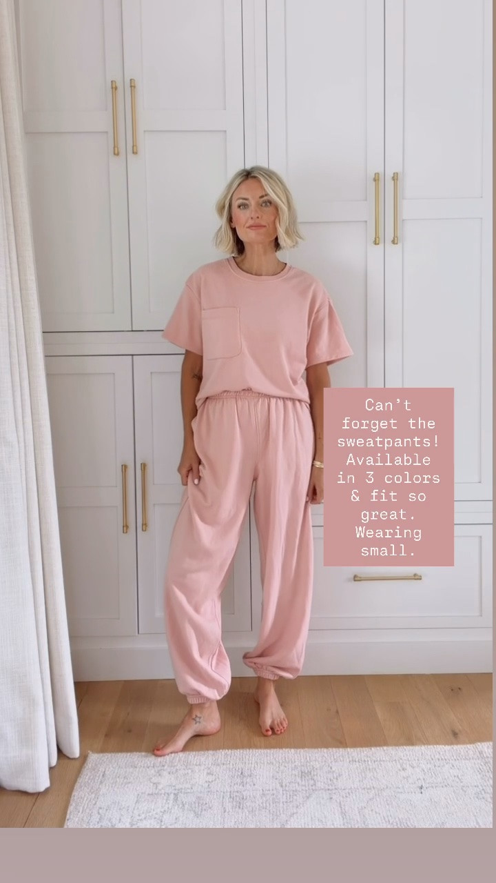This new matching set from @Target 😍 I’m going to be wearing this on repeat! Already want it in another color! Wearing S.

Loverly Grey, Target, loungewear, matching set, lounge set, travel outfit

#LTKootd #LTKSeasonal