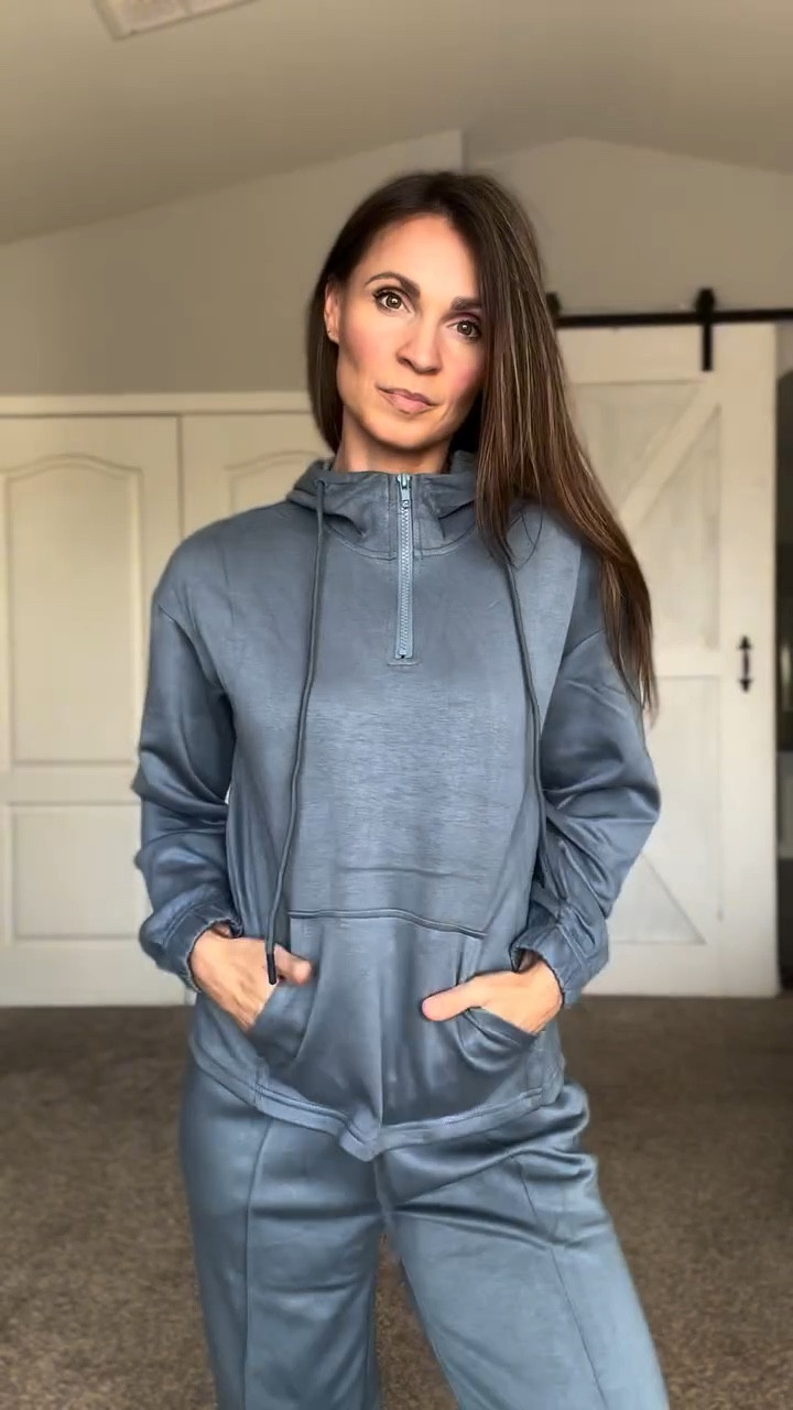 Both cozy, both chic—these jogger sets are giving fall uniform. Which one are you rocking this season?

#whichoneareyou #stylepoll #fallvibesonly #blueonblue #ᴏᴏᴛᴅɪɴsᴘᴏ #comfychic #matchingset #loungeweargoals #casualootd #everydaystyle #aleumdr #aleumdrsweatset #aleumdrfashion

#LTKPetite #LTKTravel #LTKActive