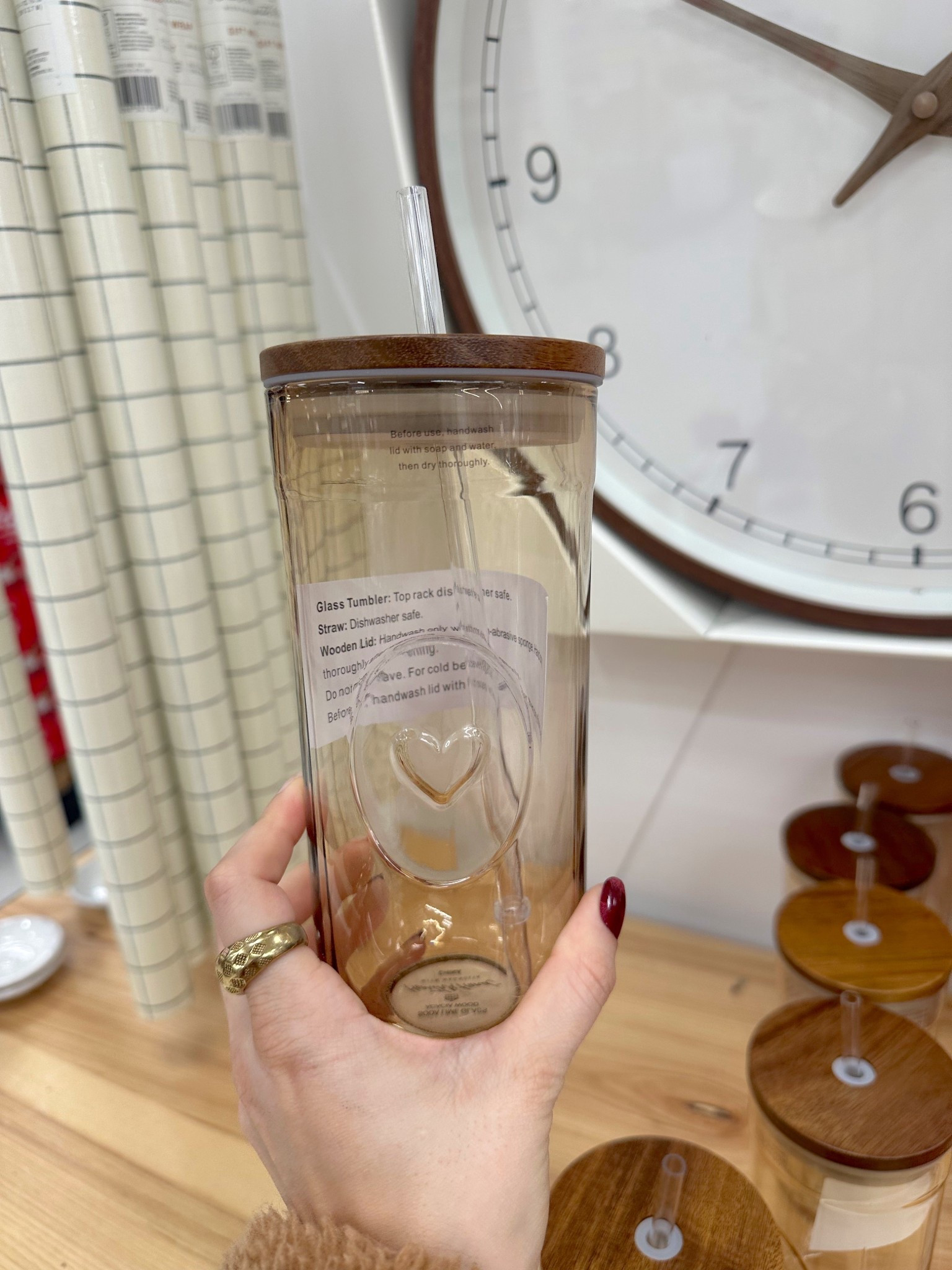 Prettiest glass tumbler!! Love the heart detail!! 🎯✨