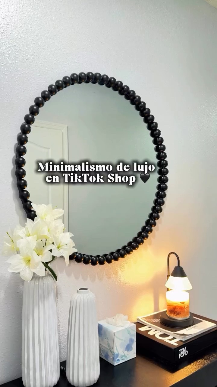 El toque minimalista que mi entrada necesitaba.
Este espejo una joya por su tamaño y diseño,
 pero corre porque siempre se agotan rapidísimo. ¡Eleva cualquier espacio al instante!
Info en los comentarios 🤭👇

#HomeDecor
#MinimalistLuxury
#Espejos
#InteriorDesign
#ideasforhomedecor